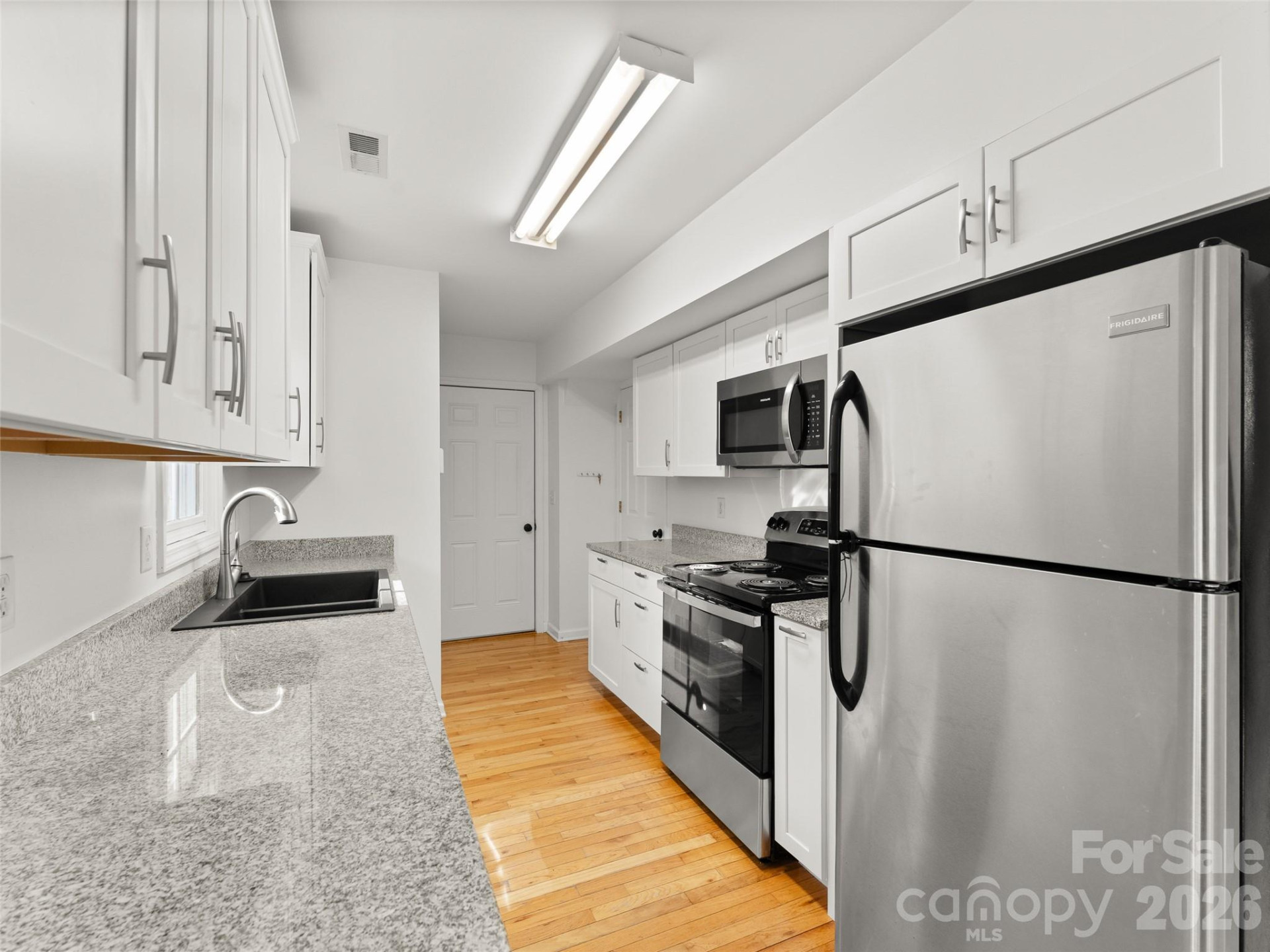 13 Castle Street - Photo 15