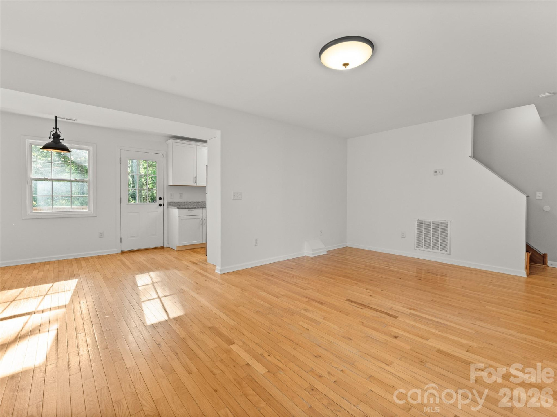 13 Castle Street - Photo 8