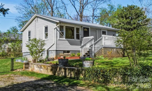 125 Lower Edgewood Road