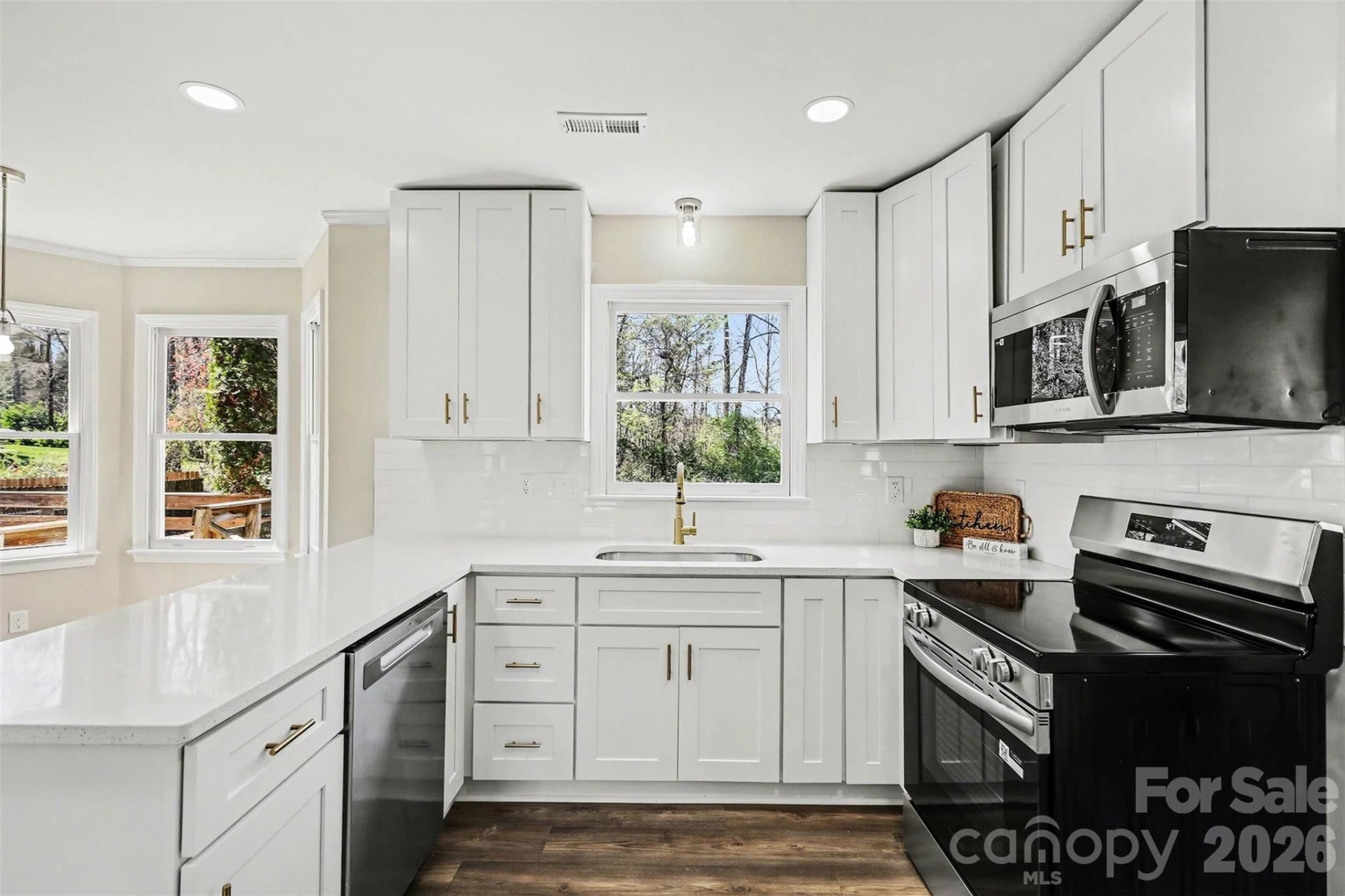 577 Tryon Place - Photo 15