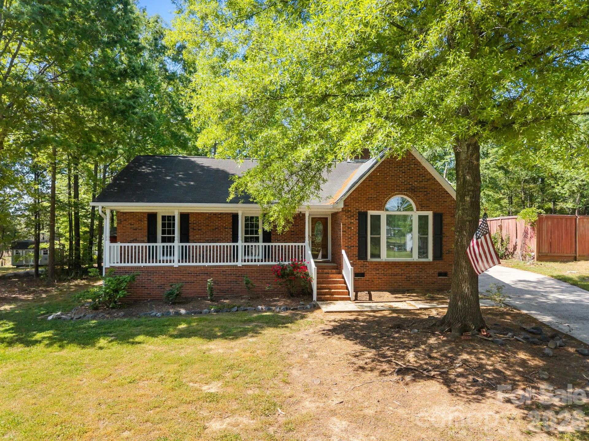 924 Cameron Court - Photo 2