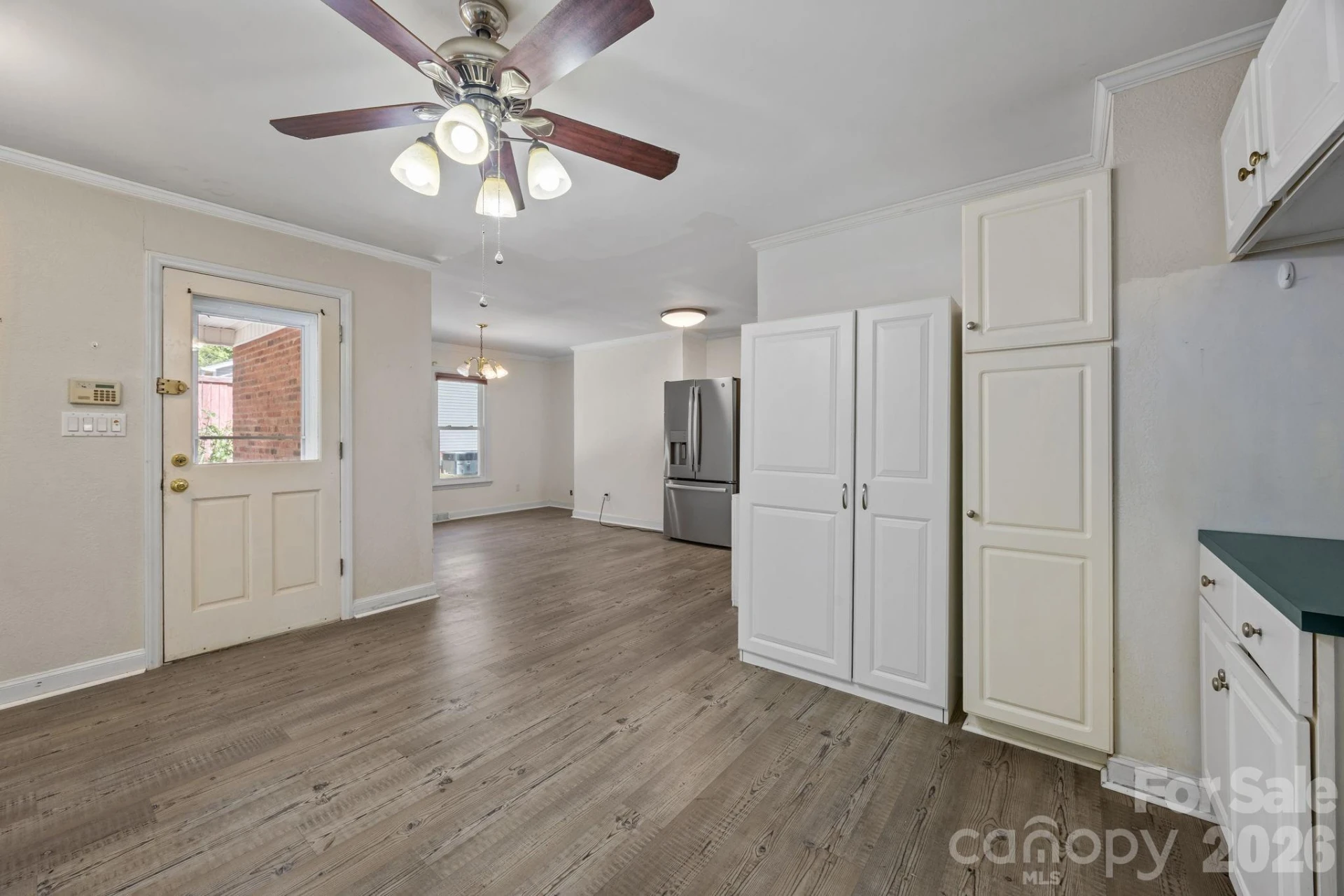 924 Cameron Court - Photo 12