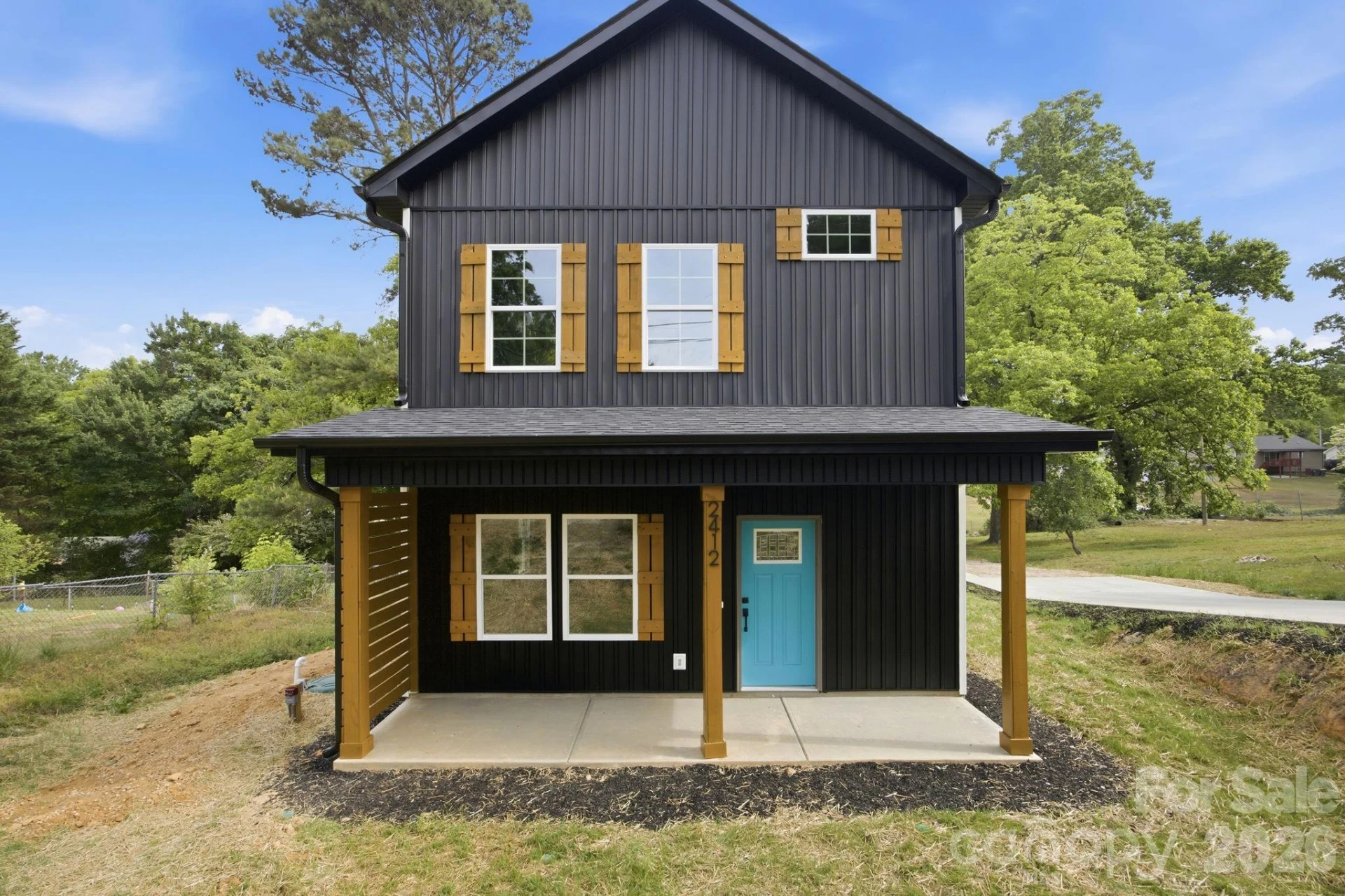 2412 SUMMIT Avenue - Photo 3