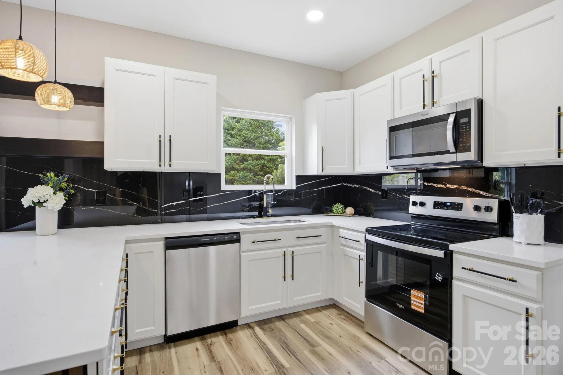 2412 SUMMIT Avenue - Photo 27