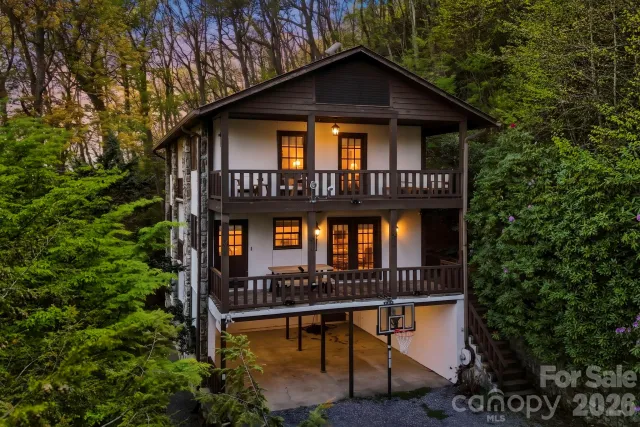 821 Summit Drive, Maggie Valley, NC, 28751