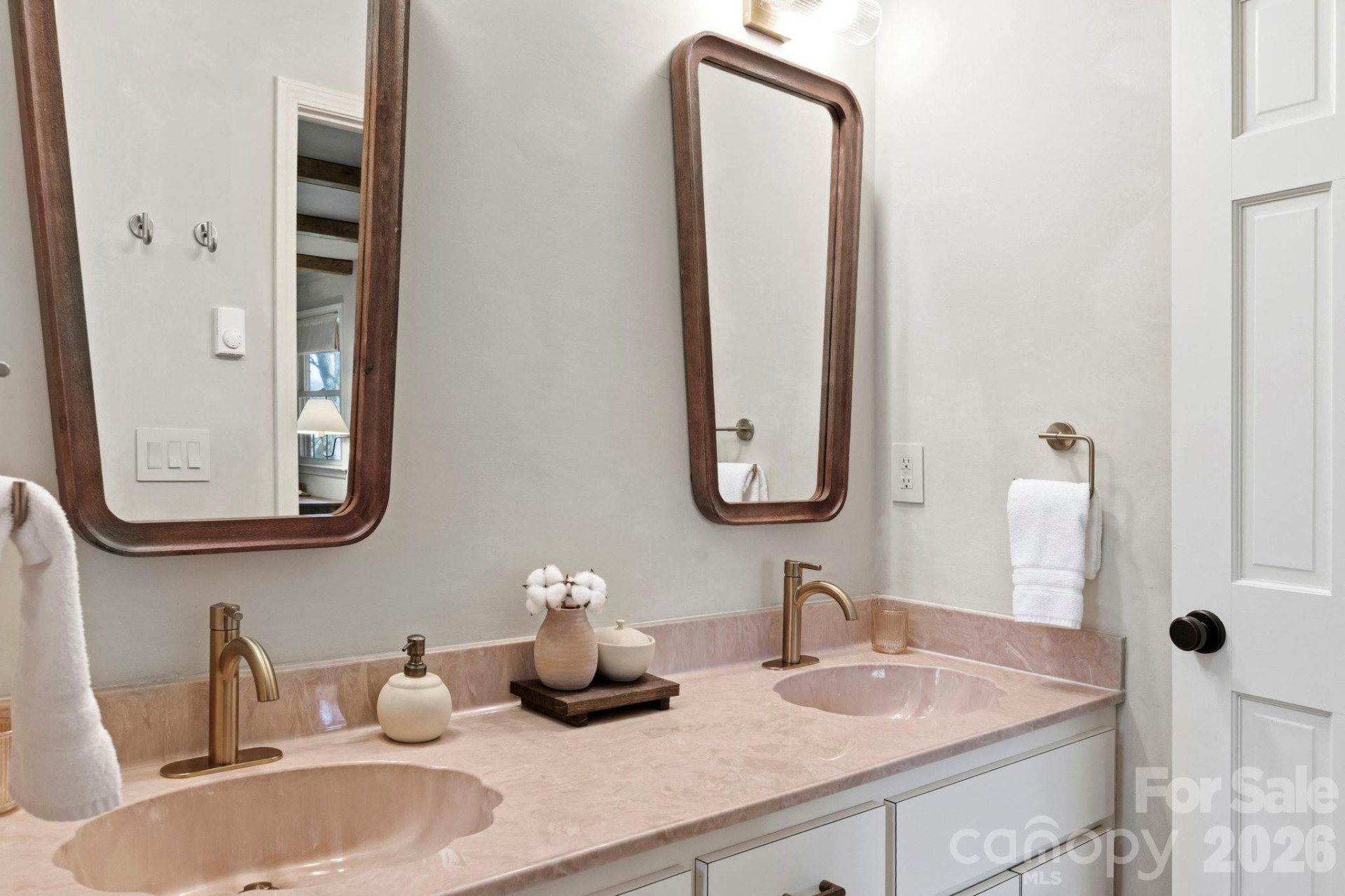 821 Summit Drive - Photo 18