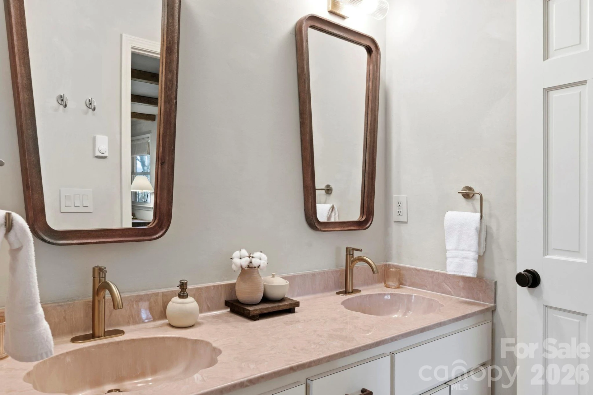 821 Summit Drive - Photo 18