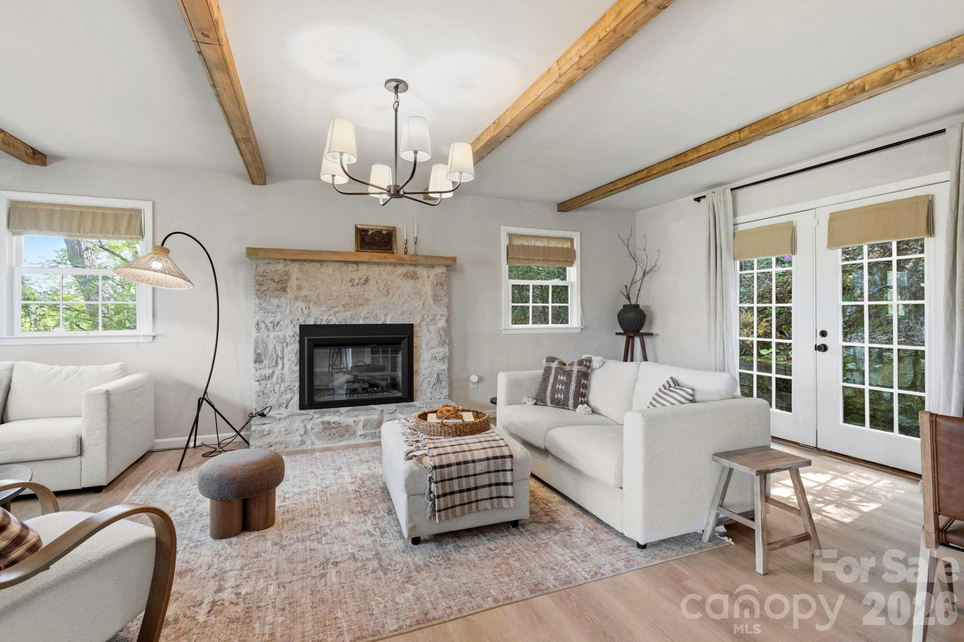 821 Summit Drive - Photo 3