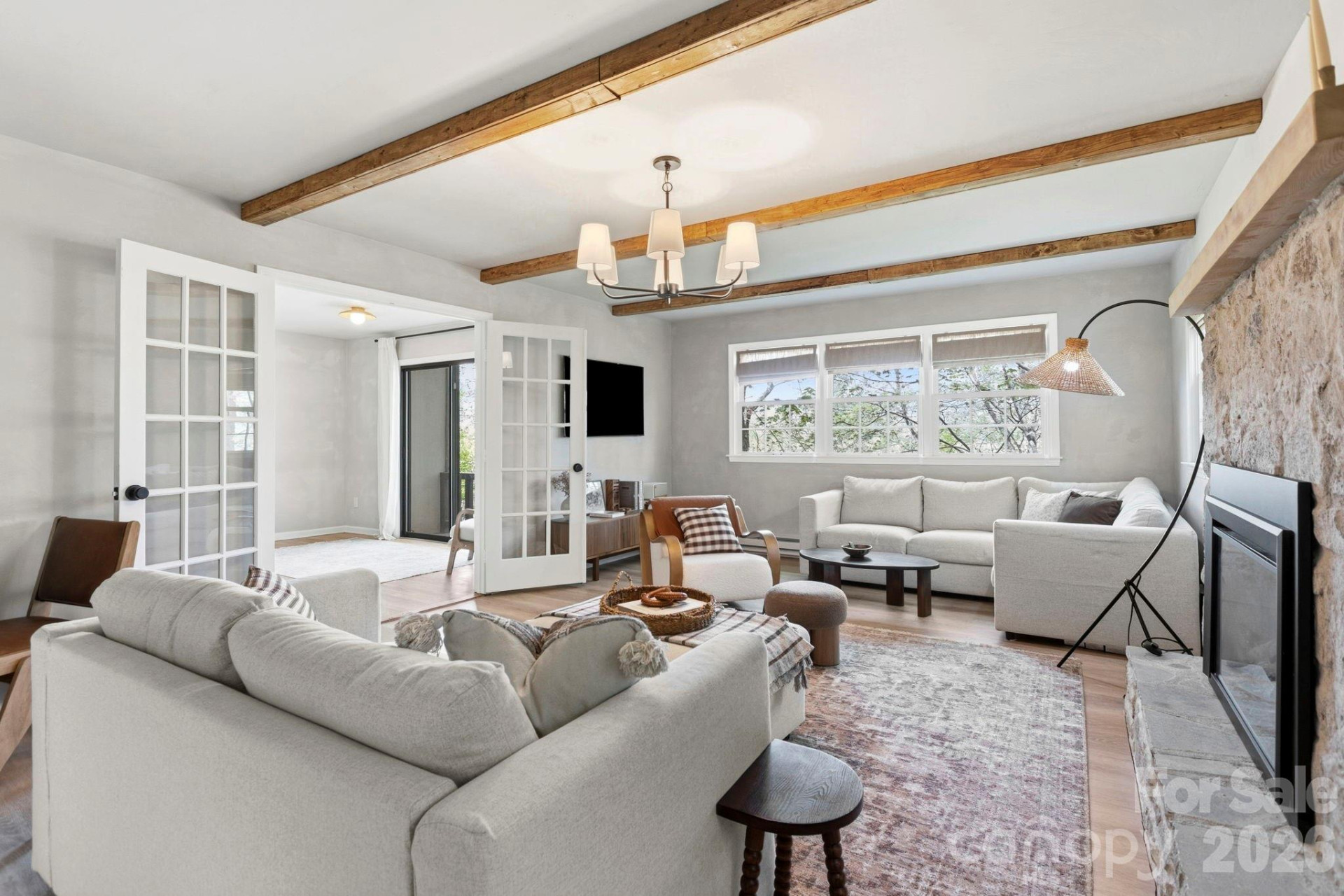 821 Summit Drive - Photo 4