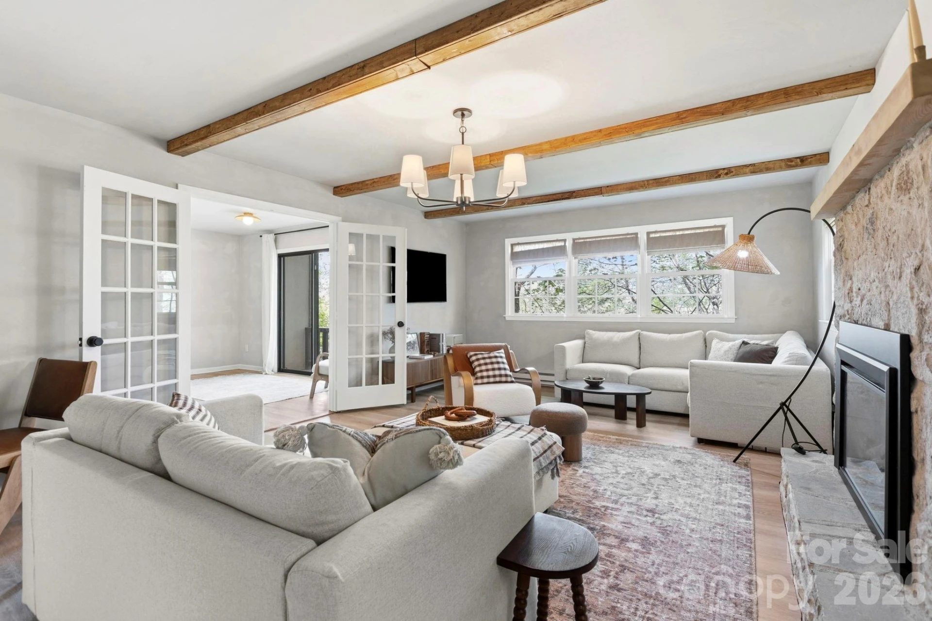 821 Summit Drive - Photo 4