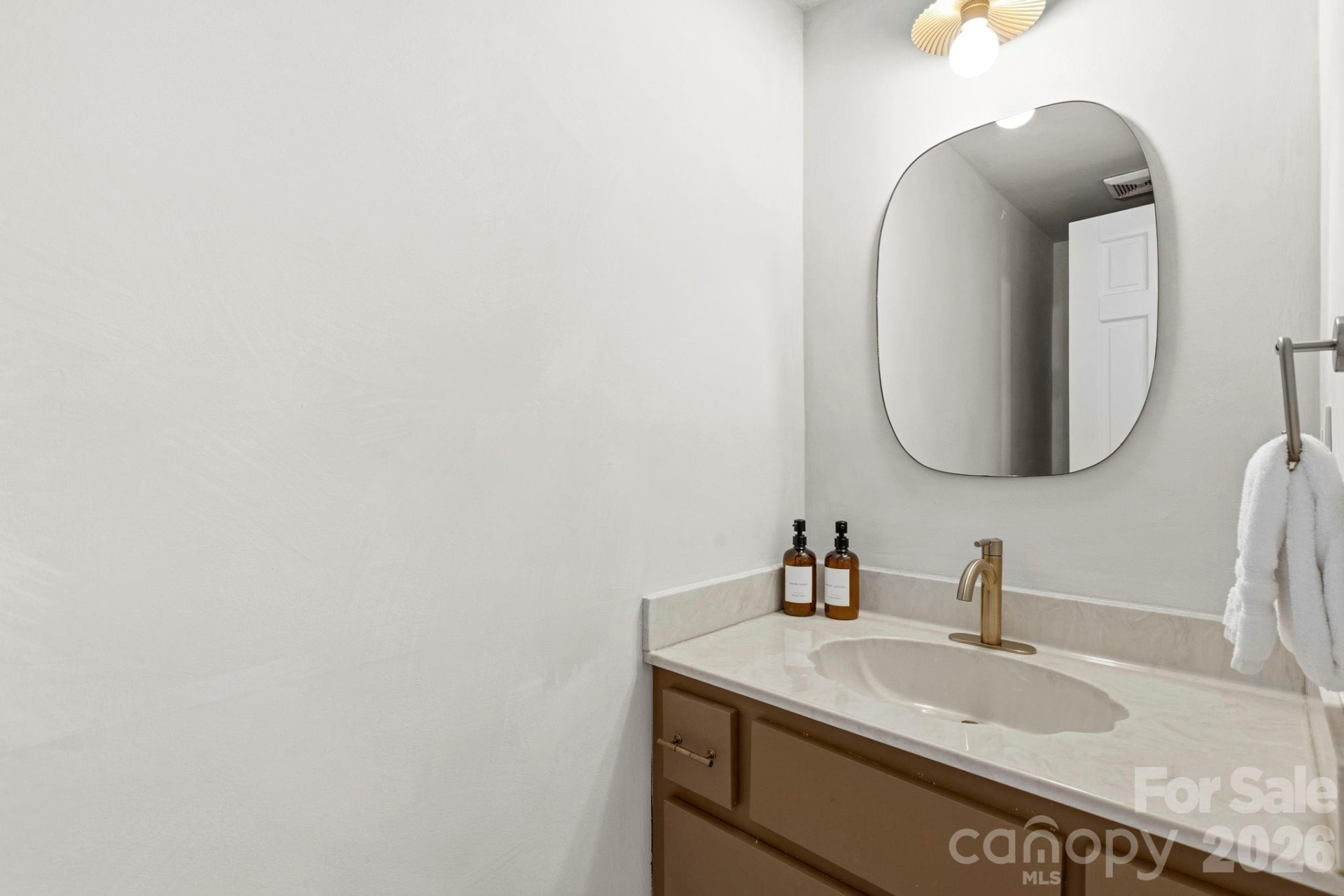 821 Summit Drive - Photo 32