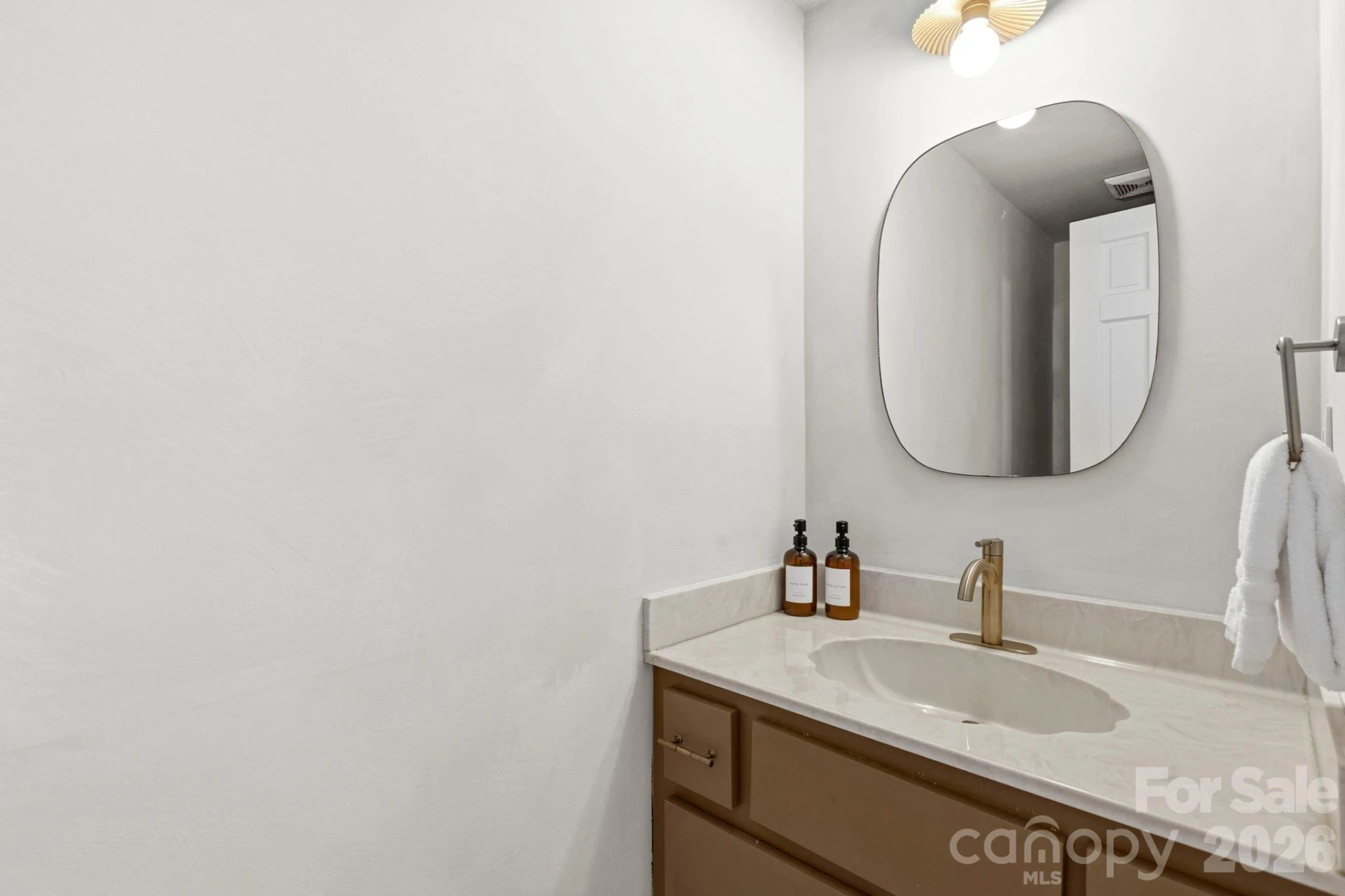 821 Summit Drive - Photo 32