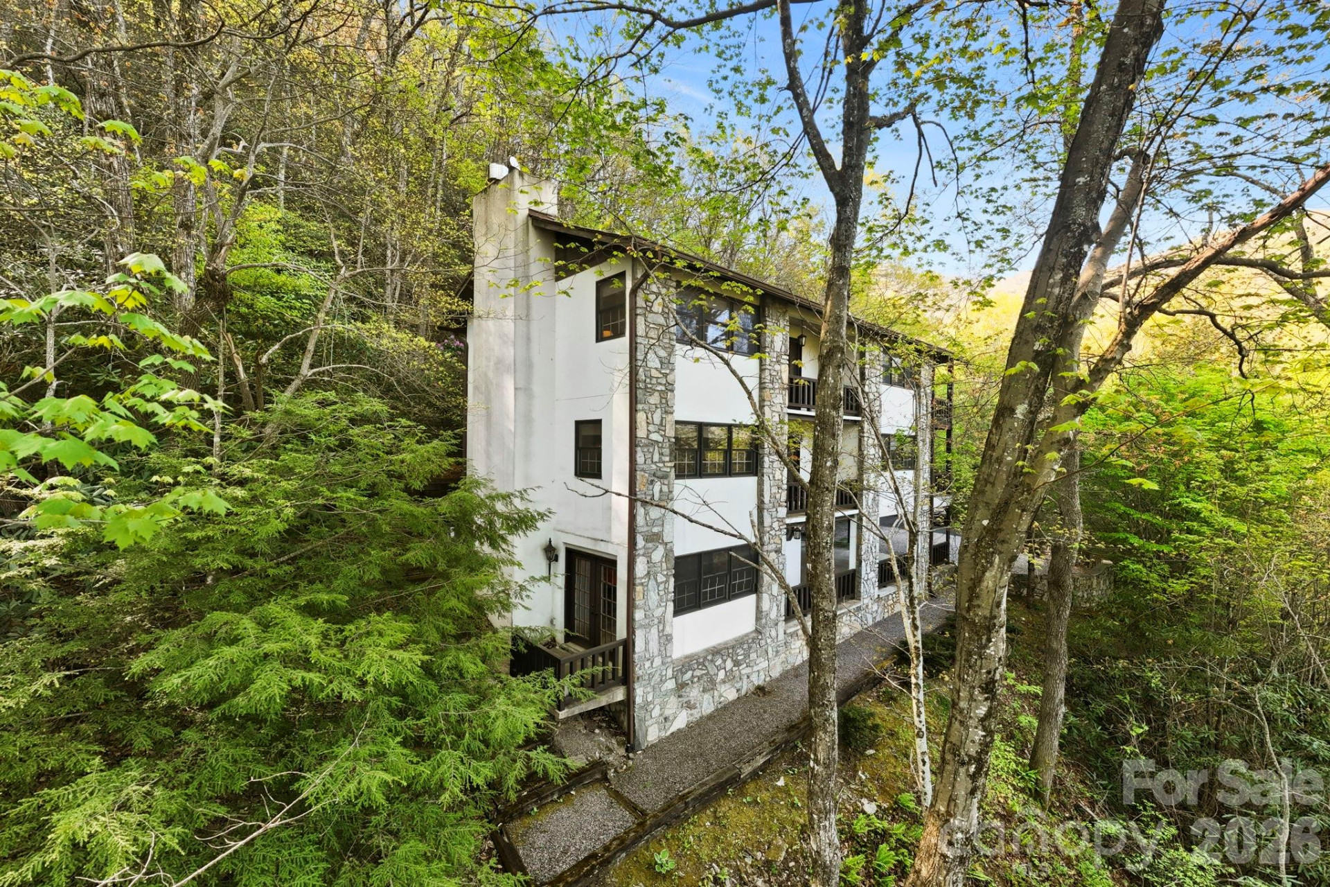 821 Summit Drive - Photo 36