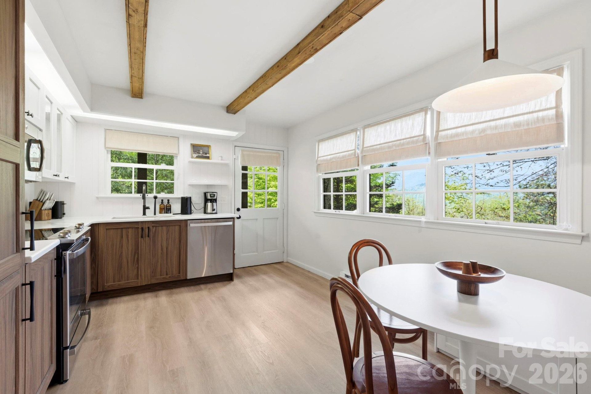 821 Summit Drive - Photo 7