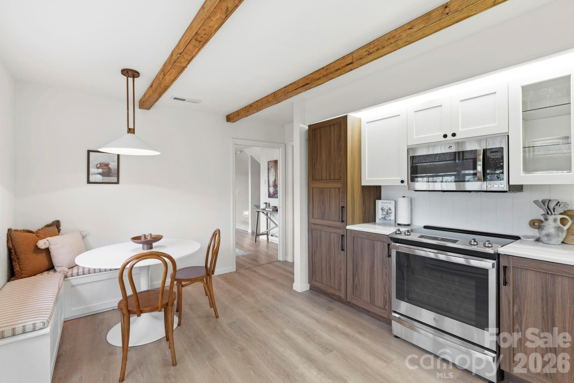 821 Summit Drive - Photo 8