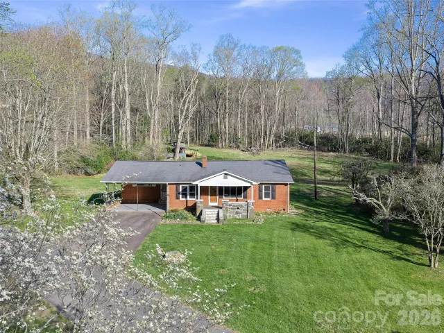 58 Possum Trot Road, Bakersville, NC, 28705