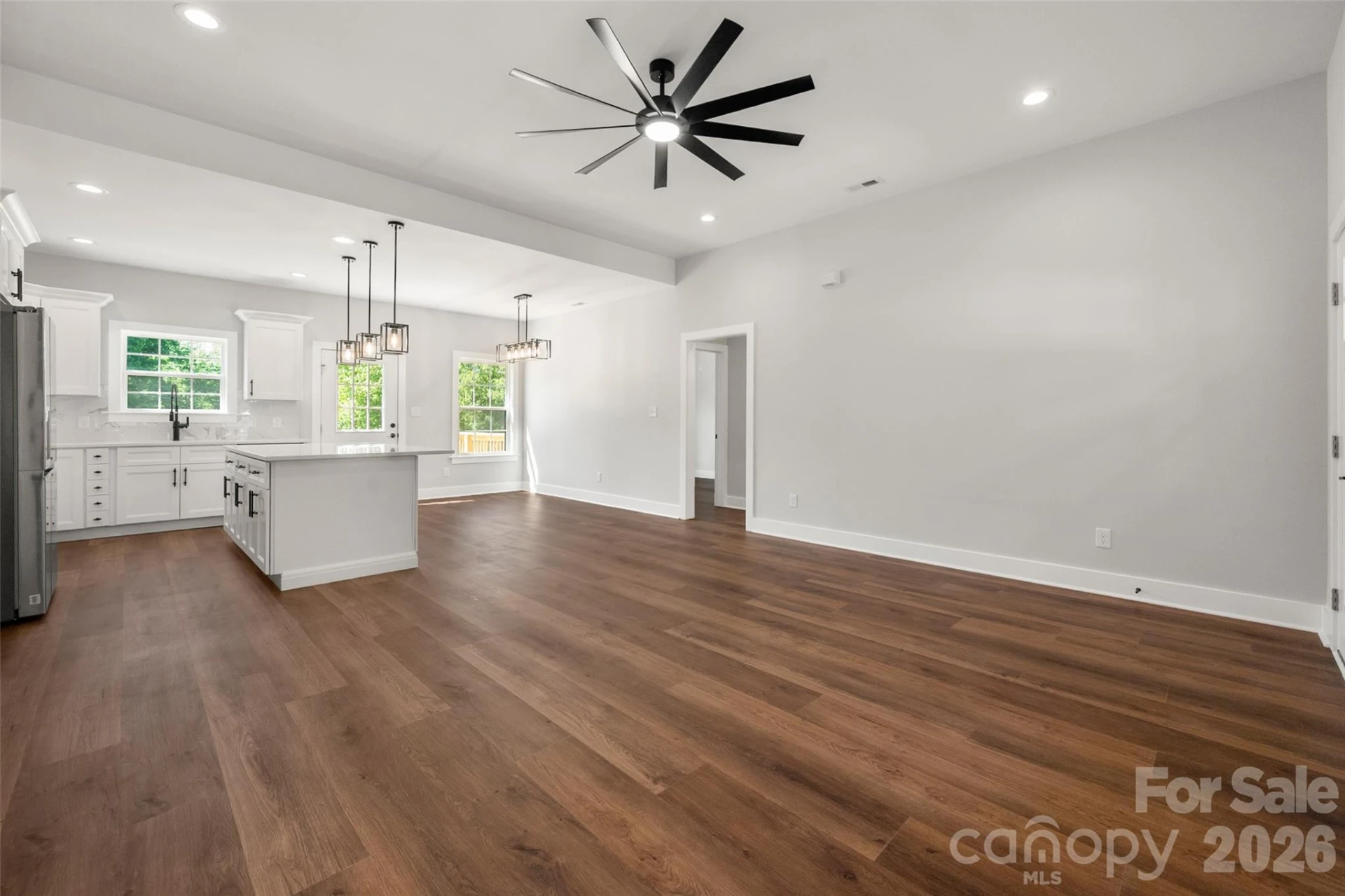 501 Snow Street - Photo 2