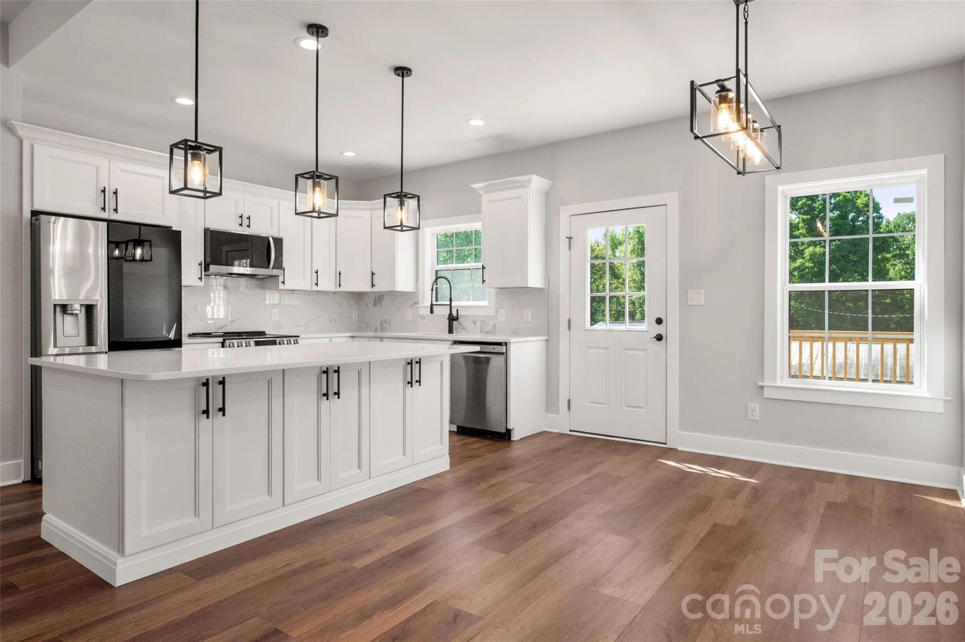 501 Snow Street - Photo 3