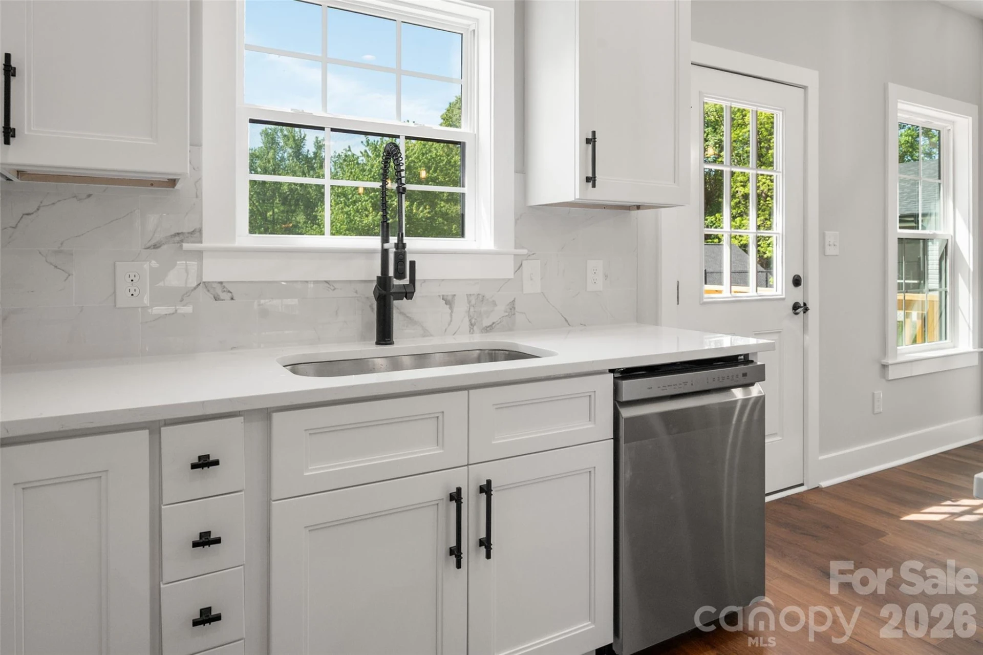 501 Snow Street - Photo 9