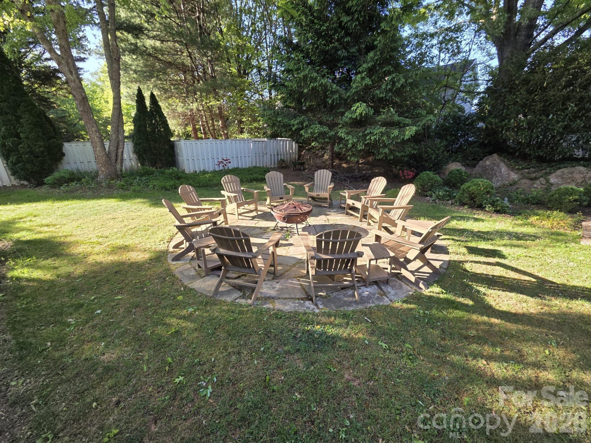 1066 Columbine Road - Photo 6