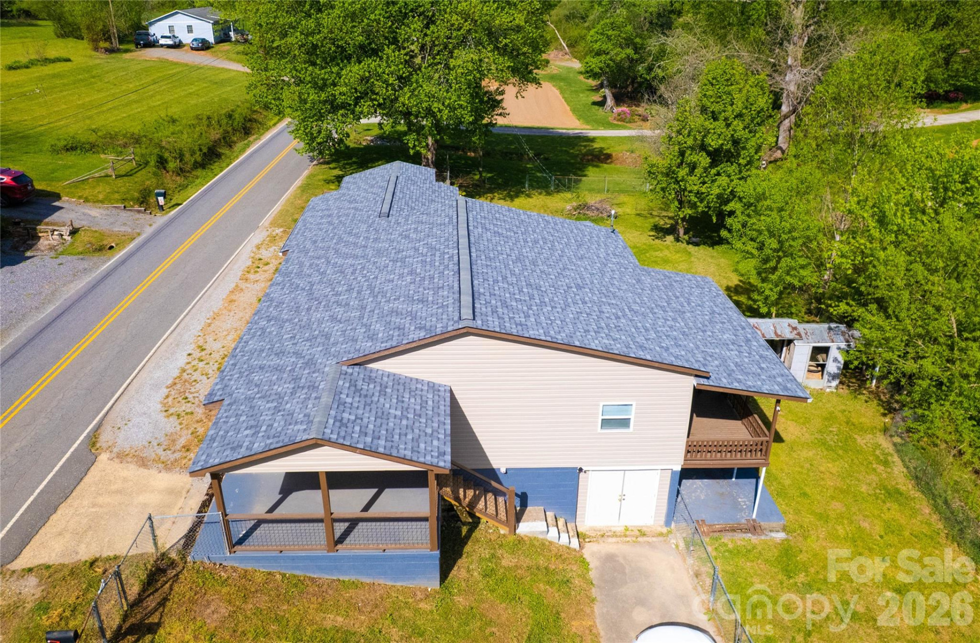 281 Glenwood Drive - Photo 2