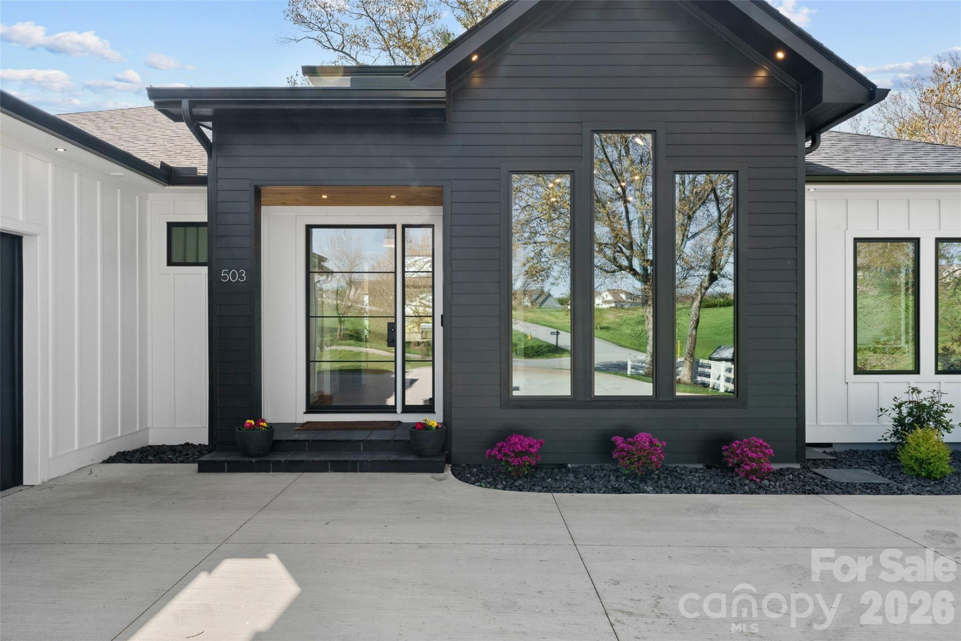 503 Nesbitt Drive - Photo 3