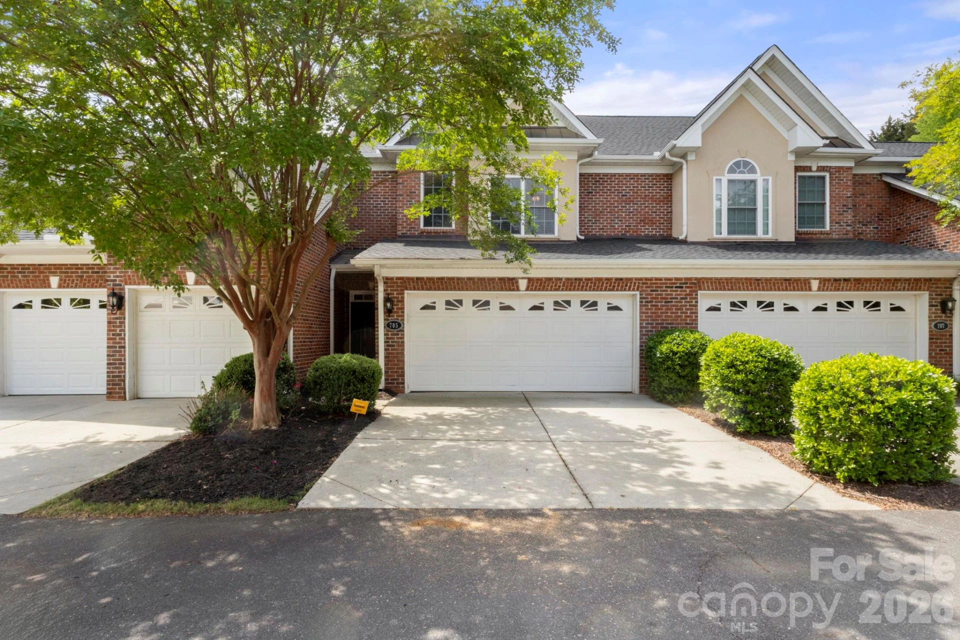 705 Congressional Lane - Photo 6