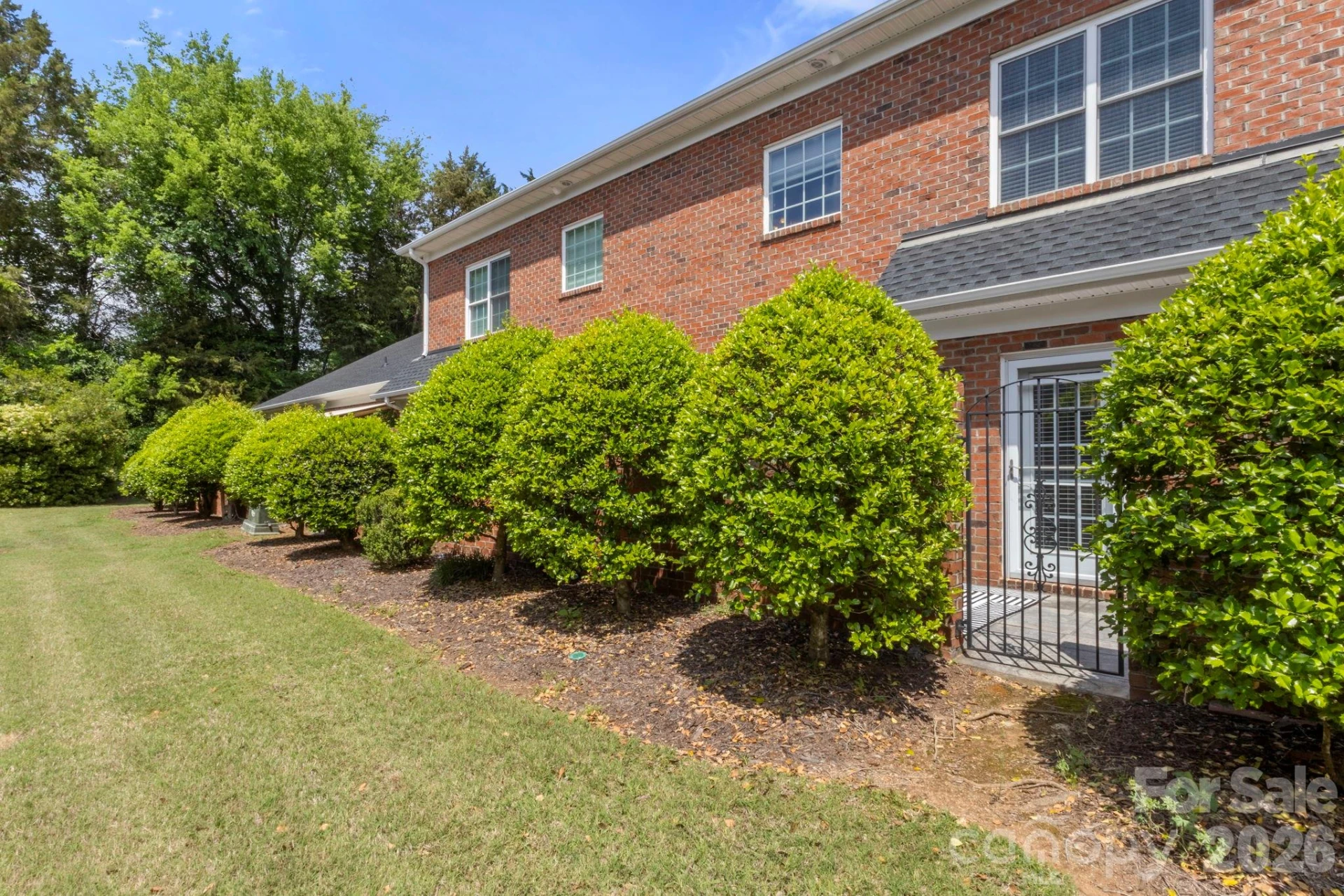 705 Congressional Lane - Photo 8