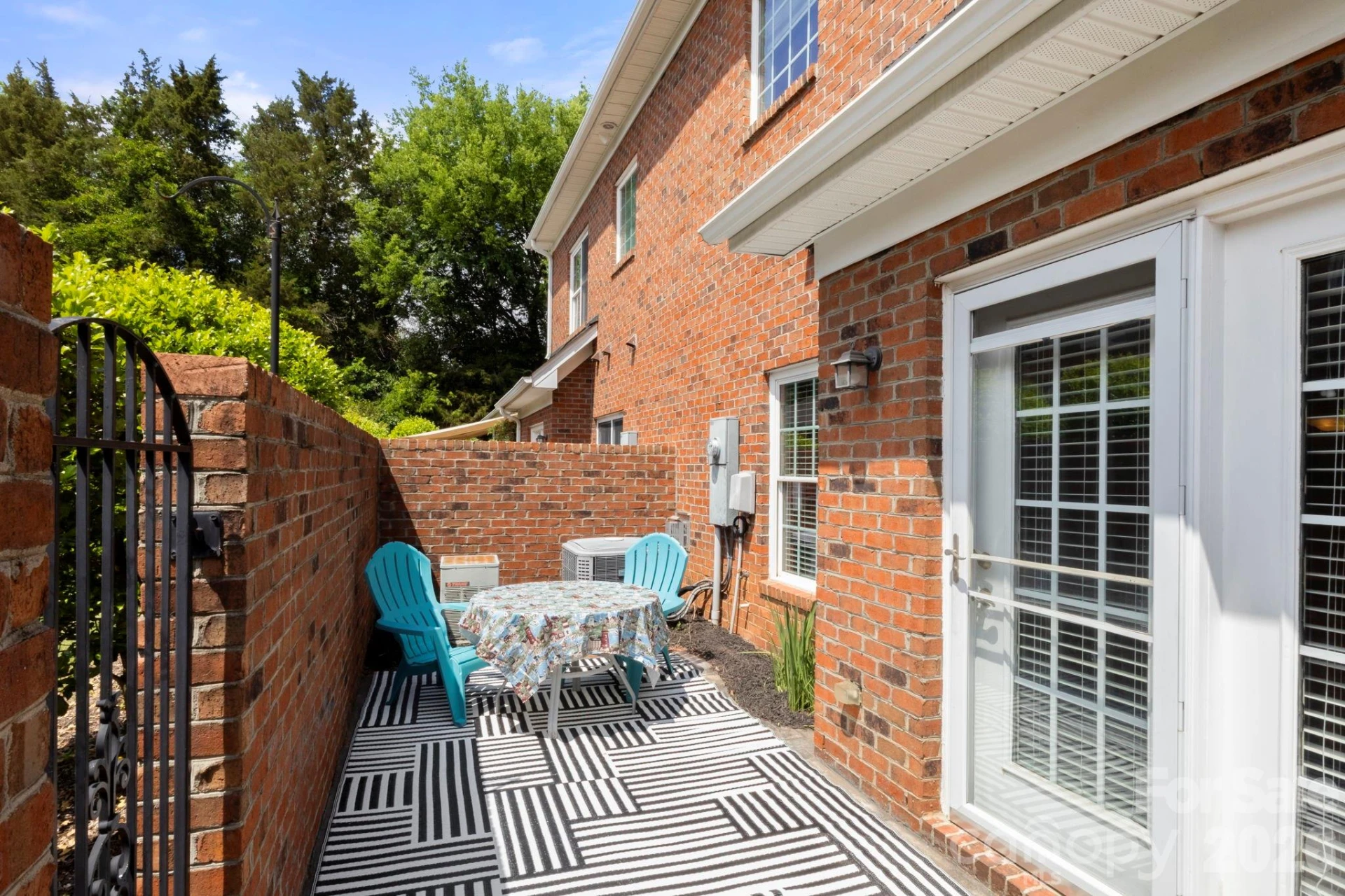 705 Congressional Lane - Photo 9