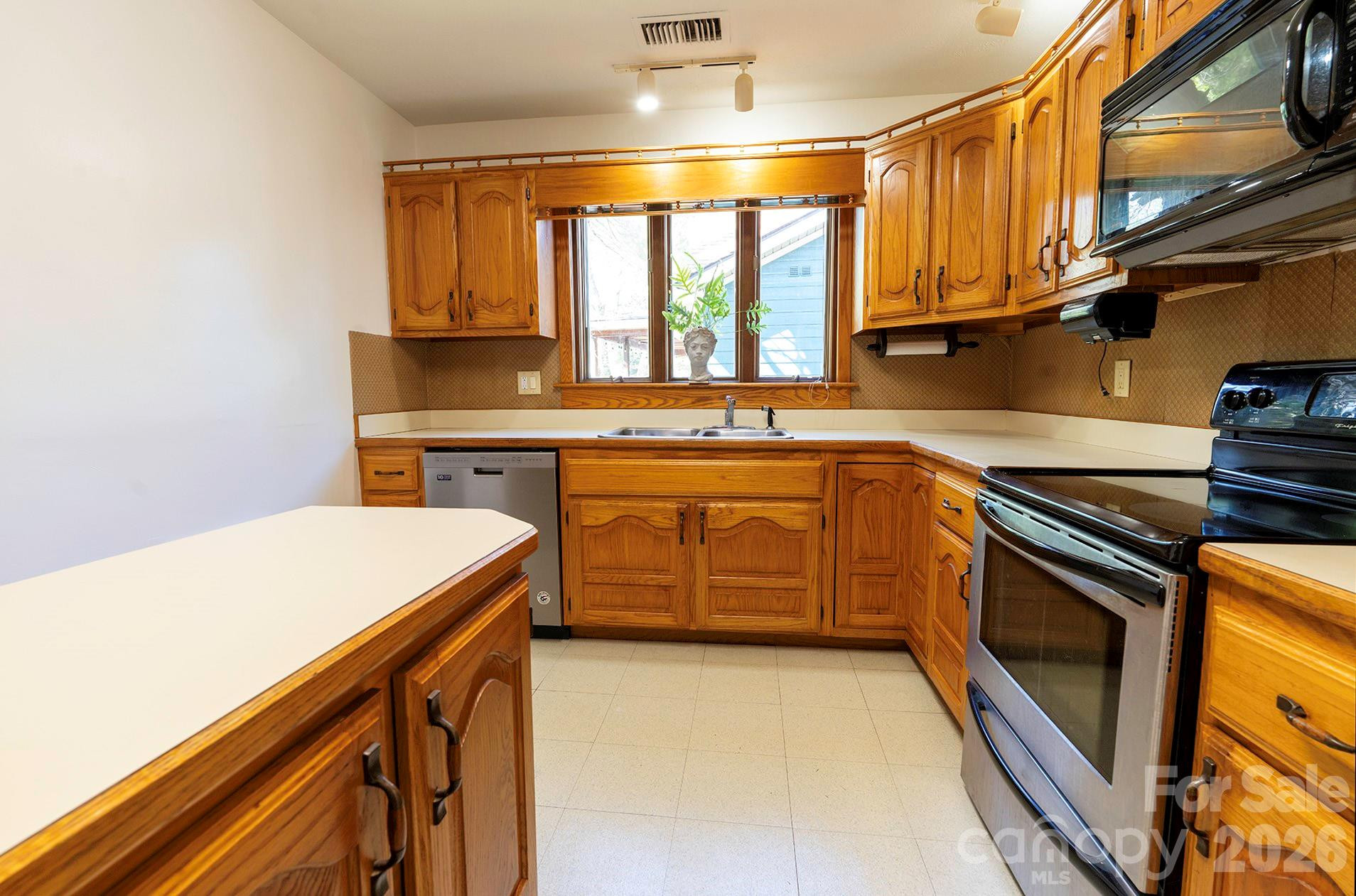 34 Oakley Road - Photo 8