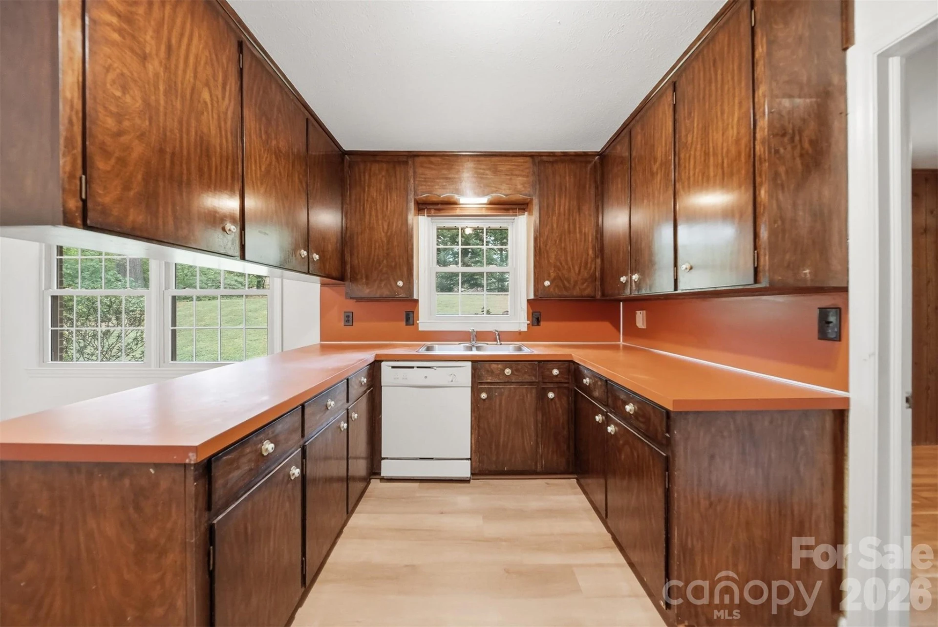 105 Ann Street - Photo 5