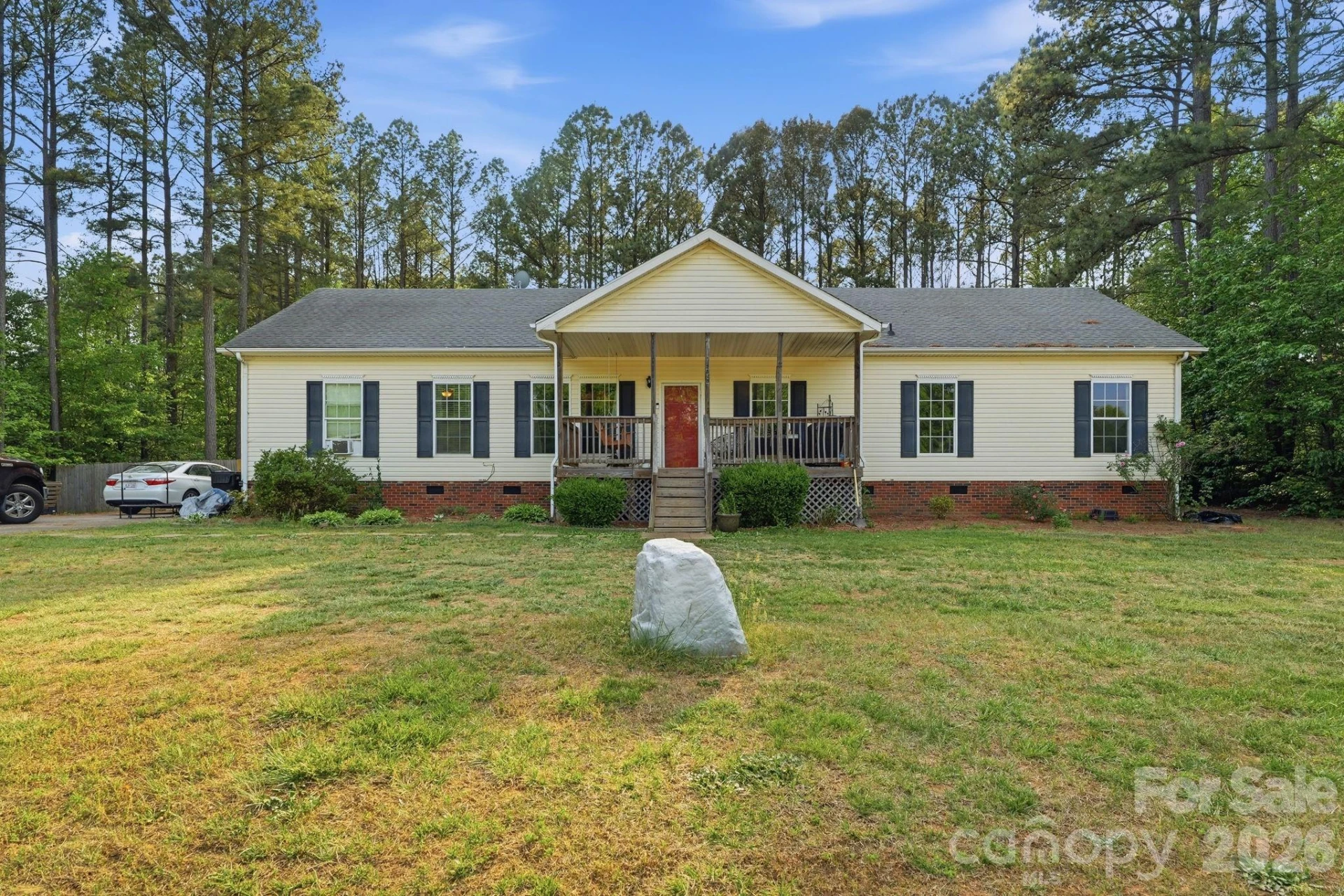 2825 Sweeping Pine Lane