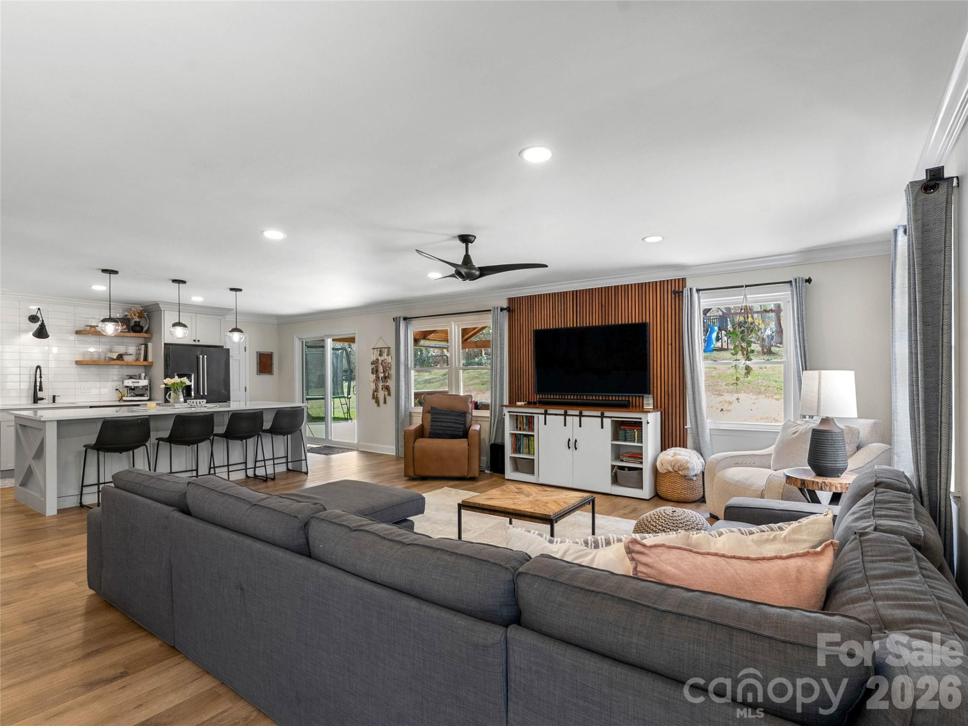 310 Case Street - Photo 6