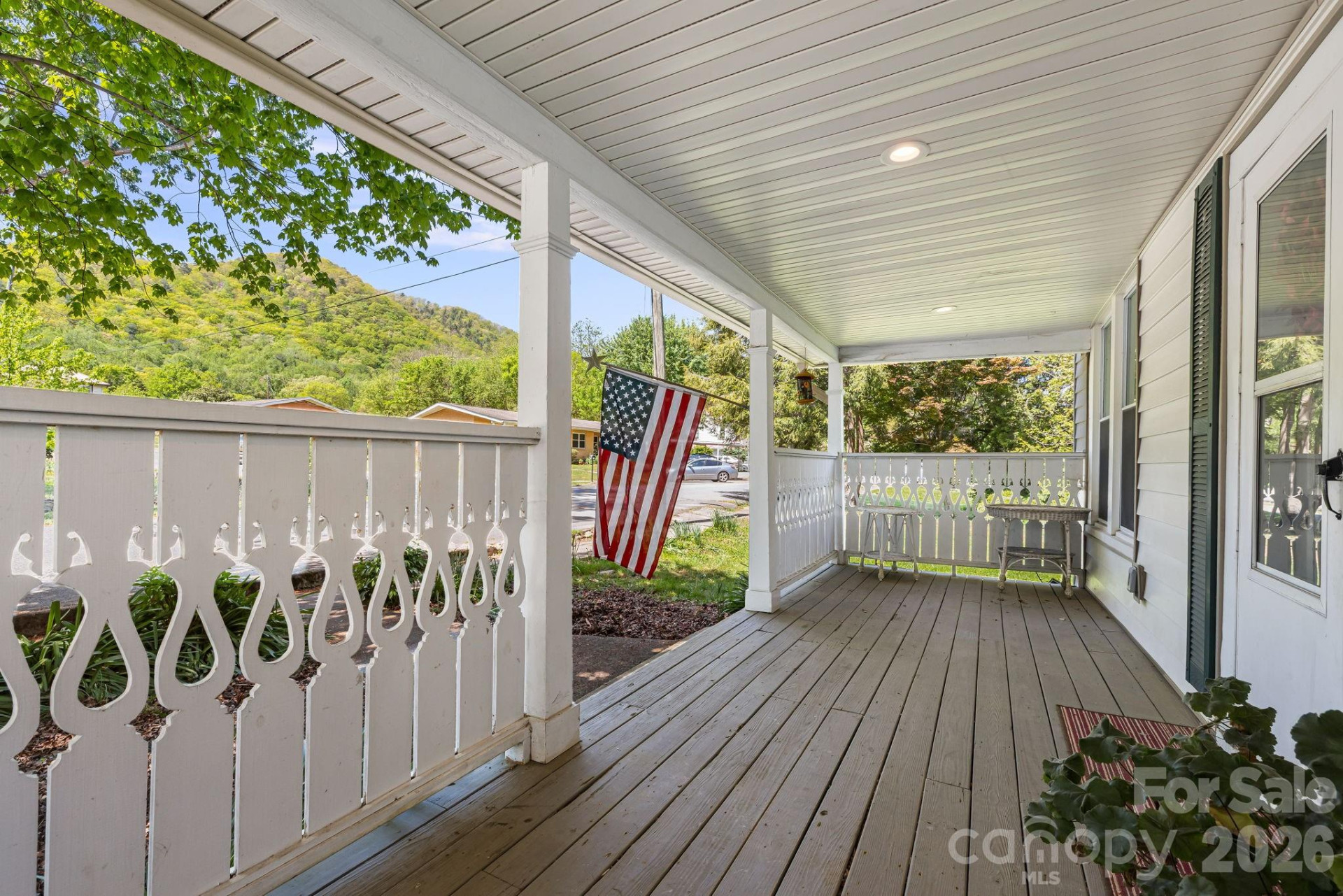 79 Walnut Street - Photo 2