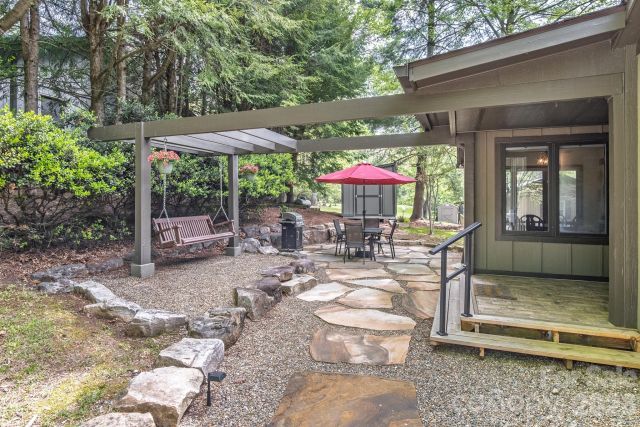 22 Dalonigei Court, Brevard, NC, 28712