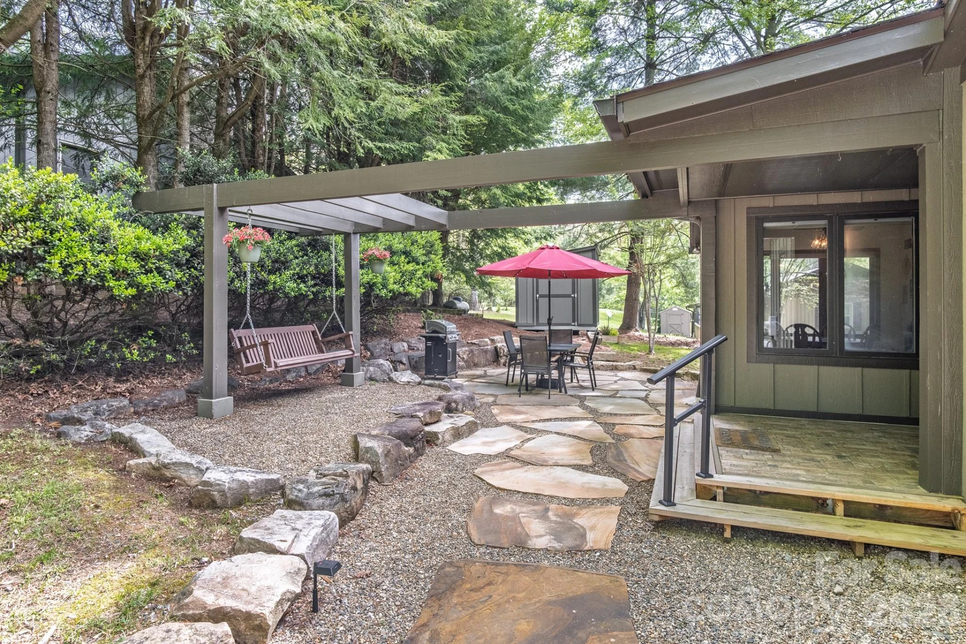 22 Dalonigei Court