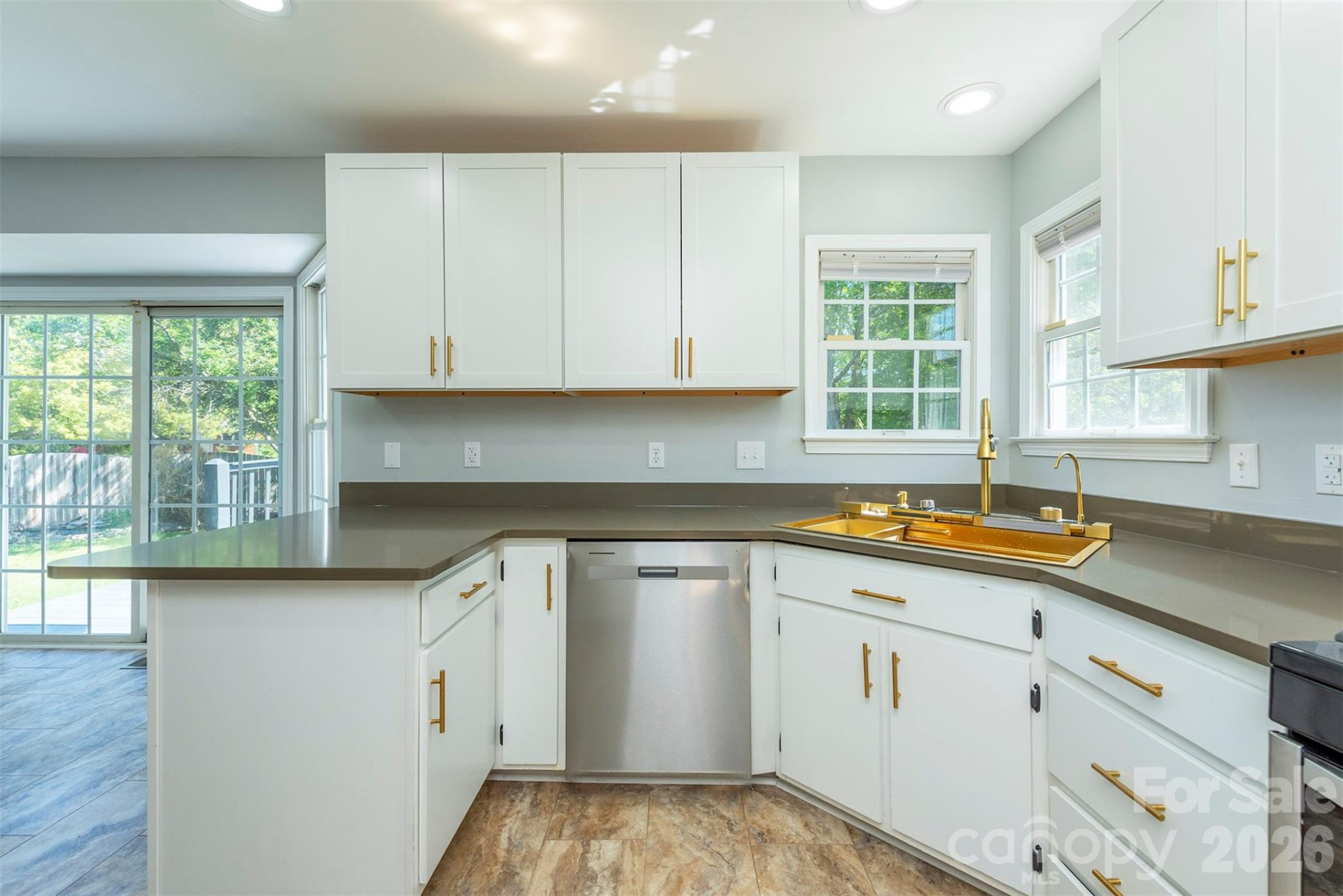 23 Westmont Drive - Photo 11