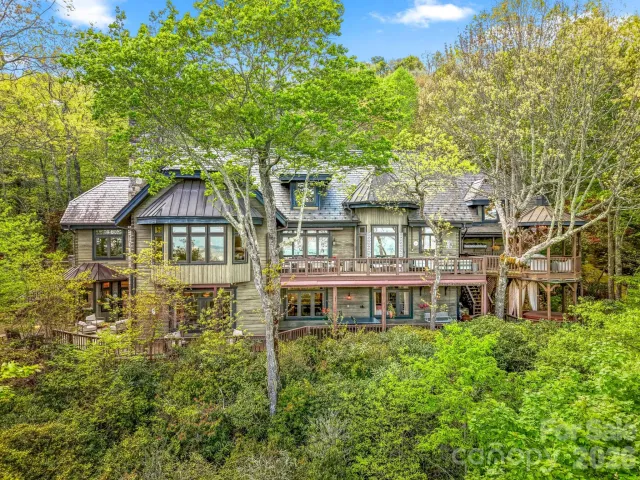 1052 Toxaway Drive, Lake Toxaway, NC, 28747