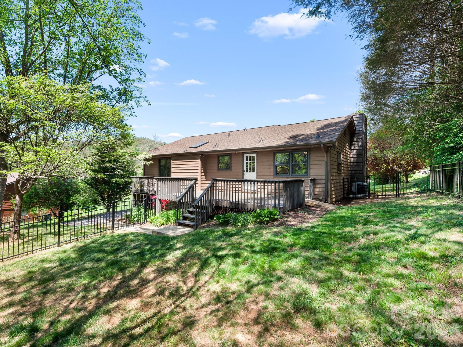 21 Dogwood Grove - Photo 4