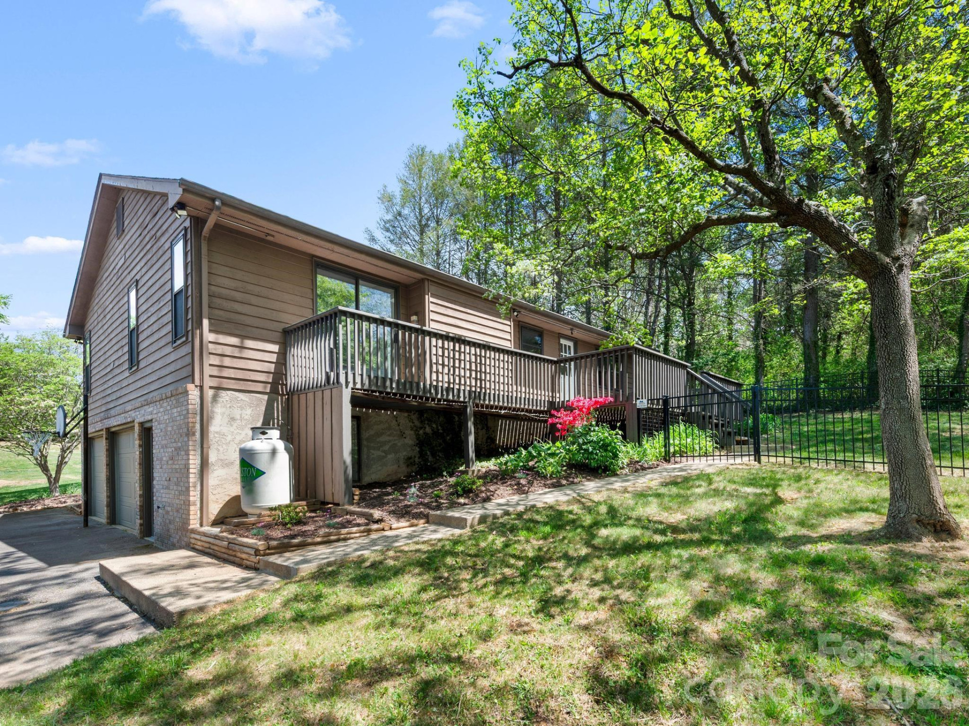 21 Dogwood Grove - Photo 35