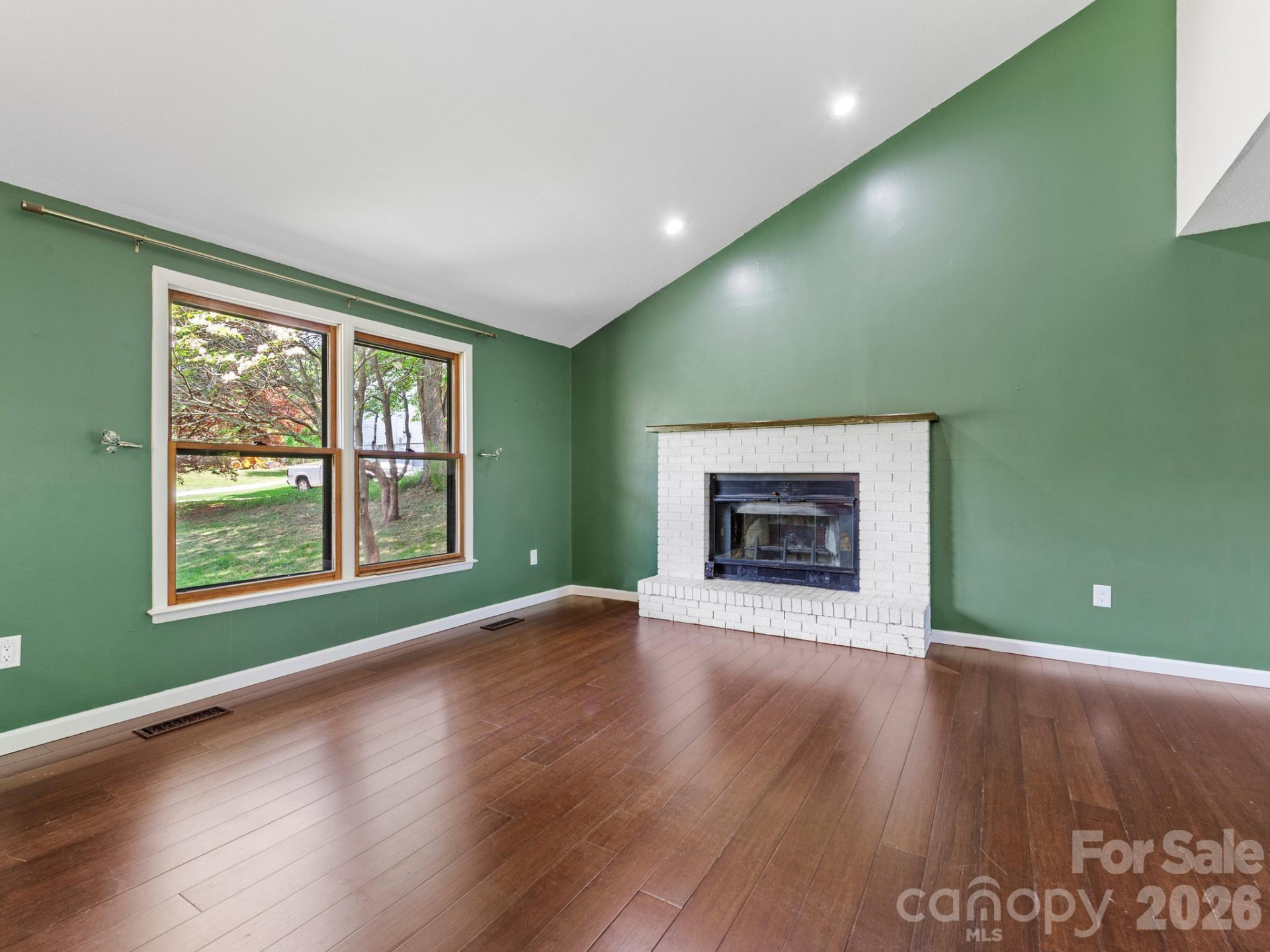21 Dogwood Grove - Photo 6