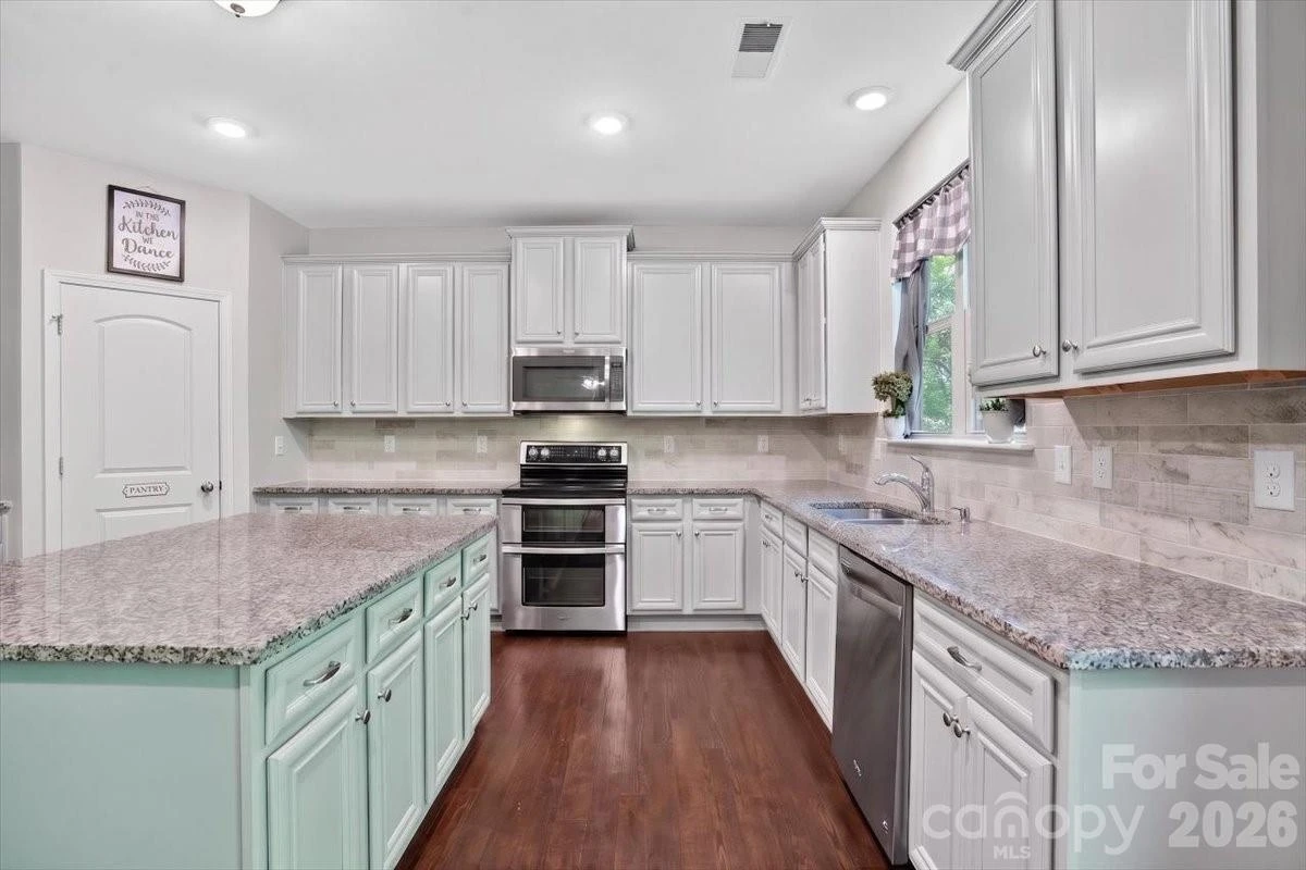 265 Meadow Oaks Drive - Photo 20