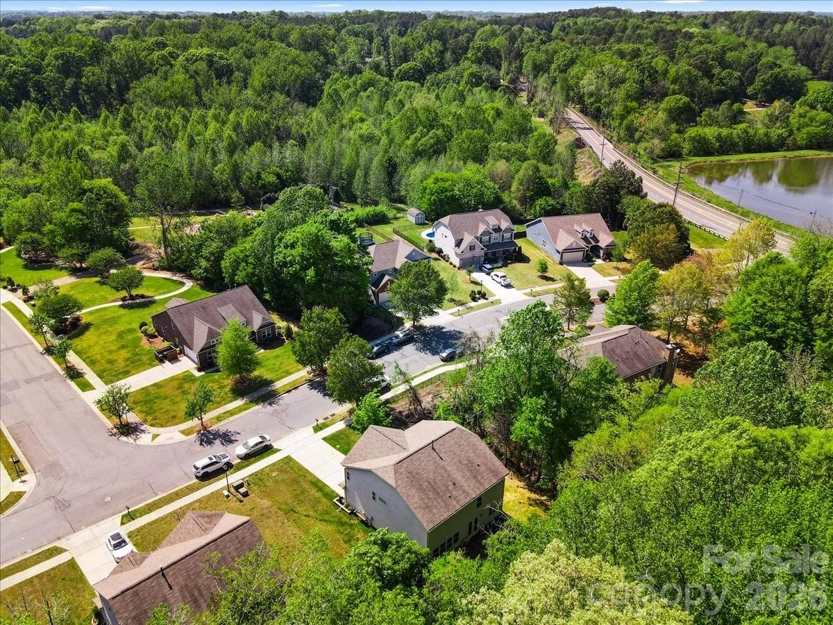 265 Meadow Oaks Drive - Photo 9