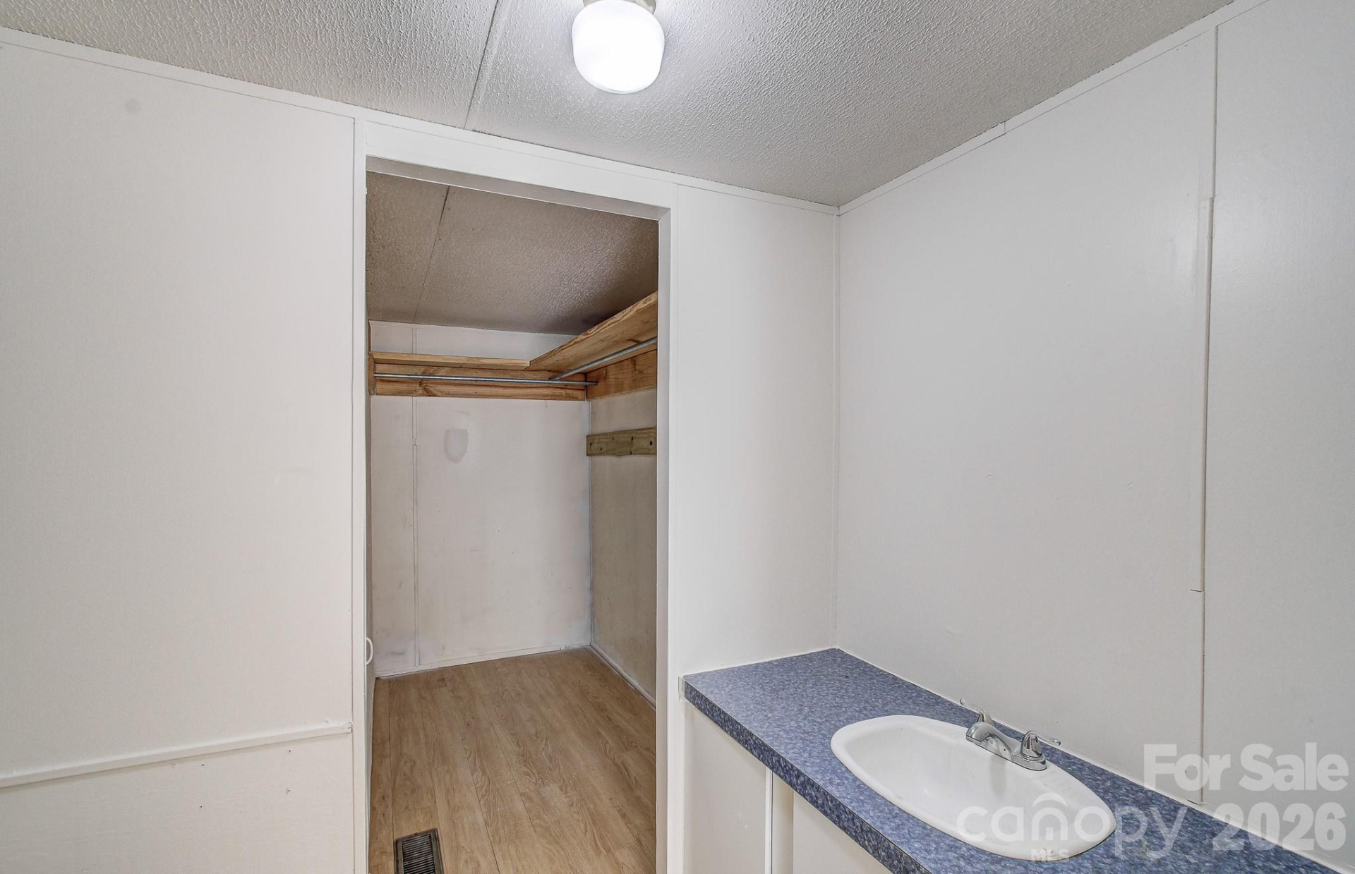 10 Lands End Drive - Photo 13