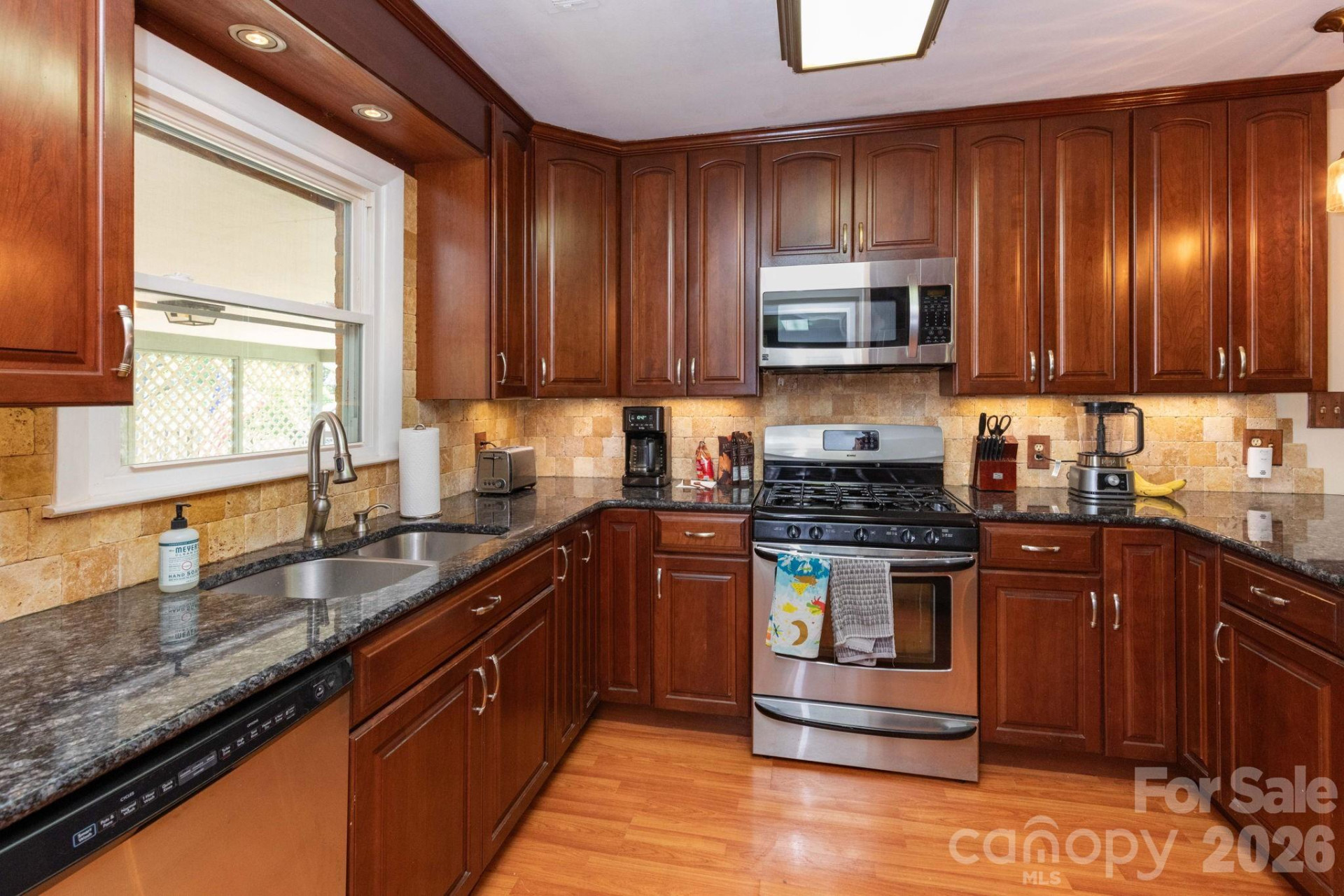 40 Wagon Road - Photo 7