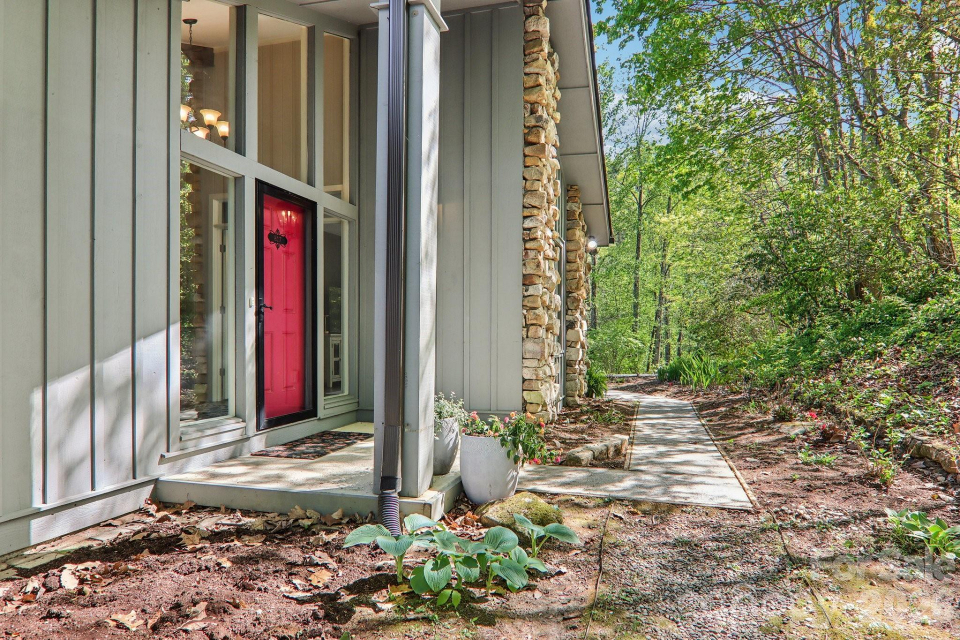 817 Greenwood Drive - Photo 3