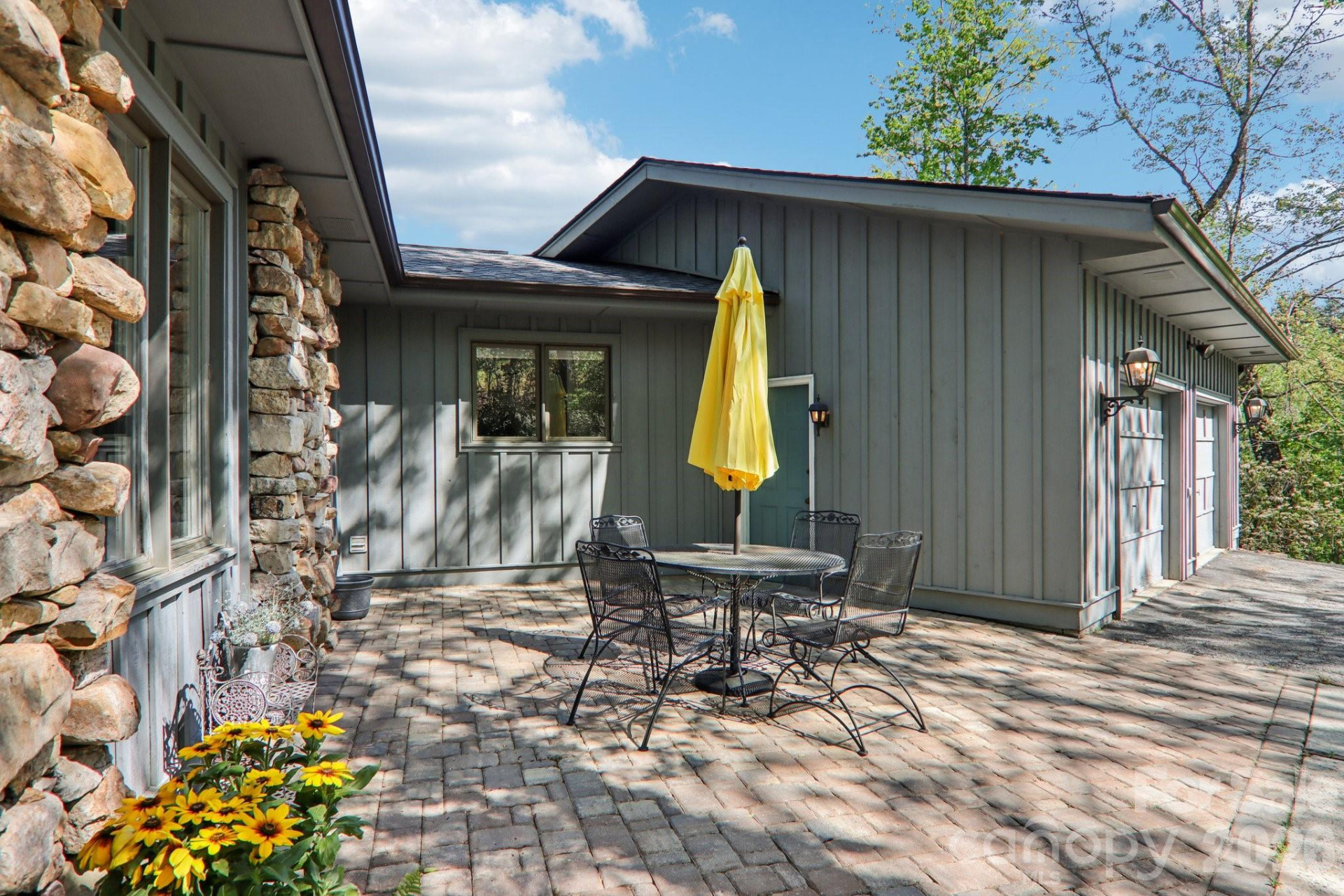 817 Greenwood Drive - Photo 5