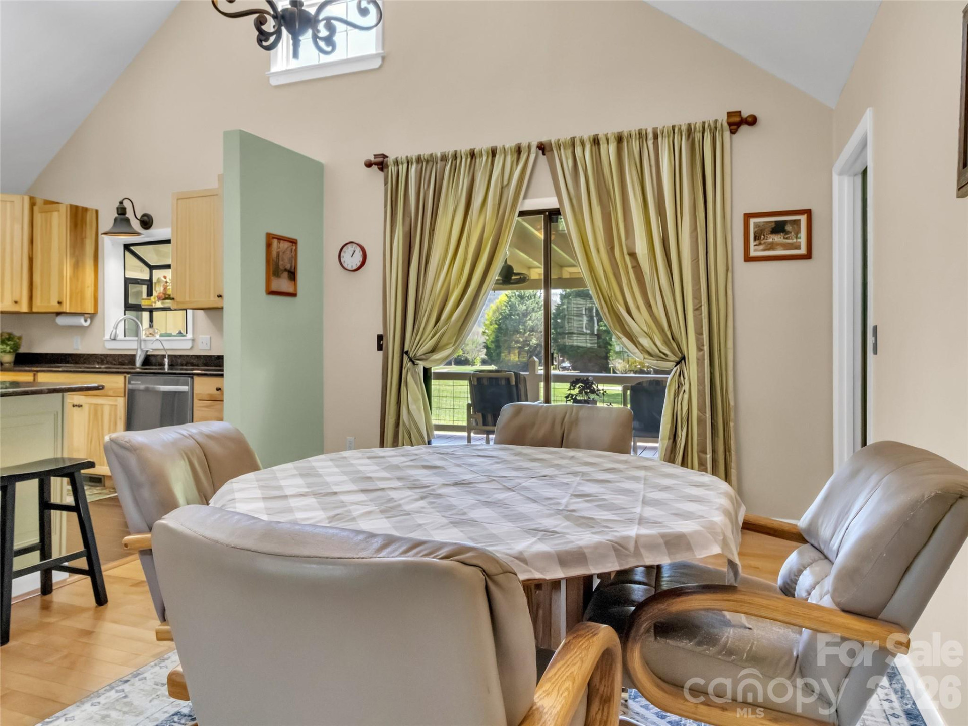 96 Garden Court - Photo 10