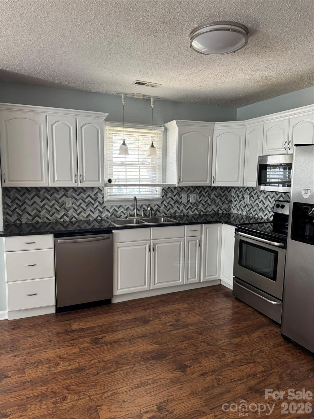 203 Laurel Street - Photo 18