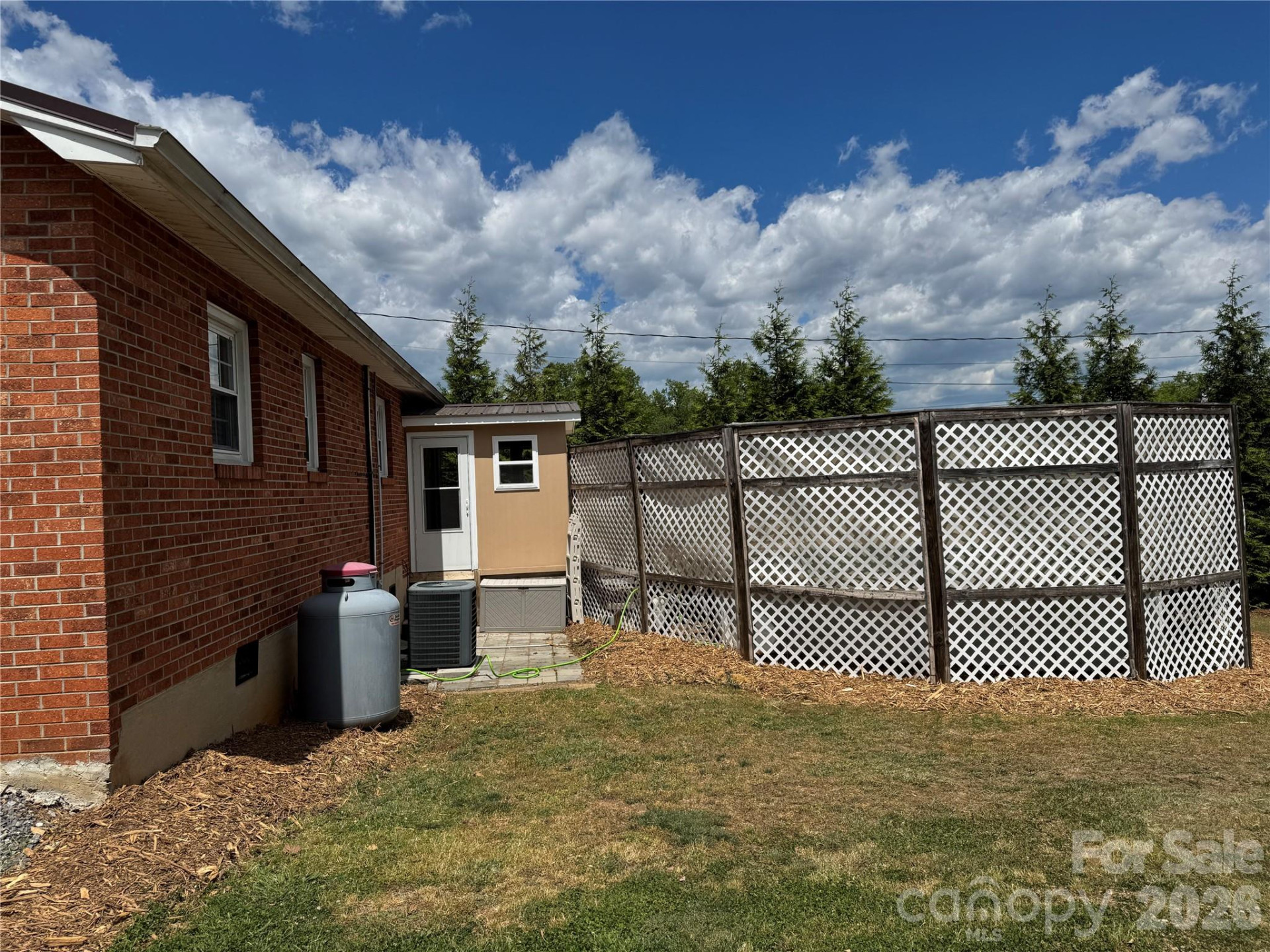 203 Laurel Street - Photo 9